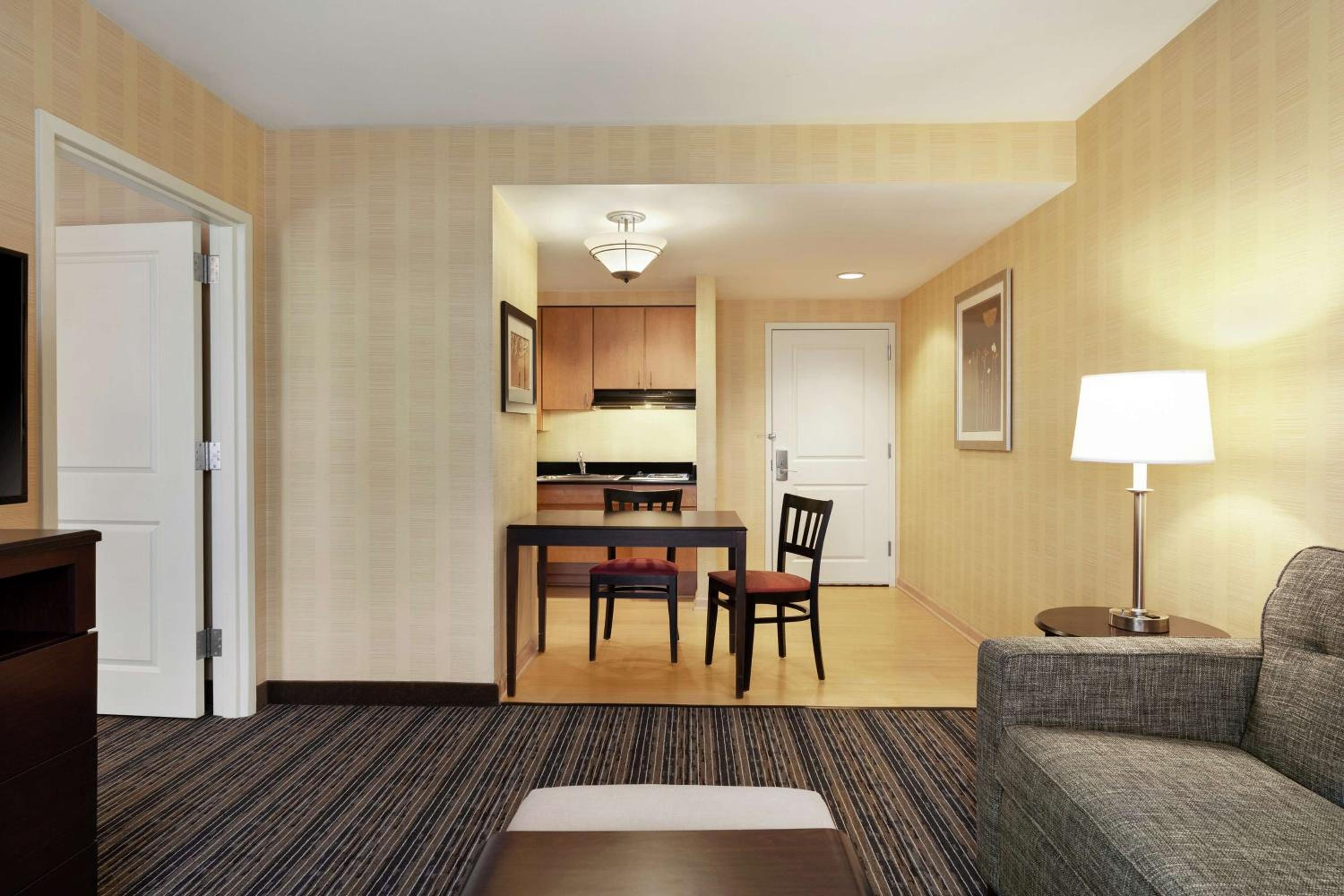 King Suite with Accessible Tub - Mobility and Hearing Access/Non-Smoking - Photo 1