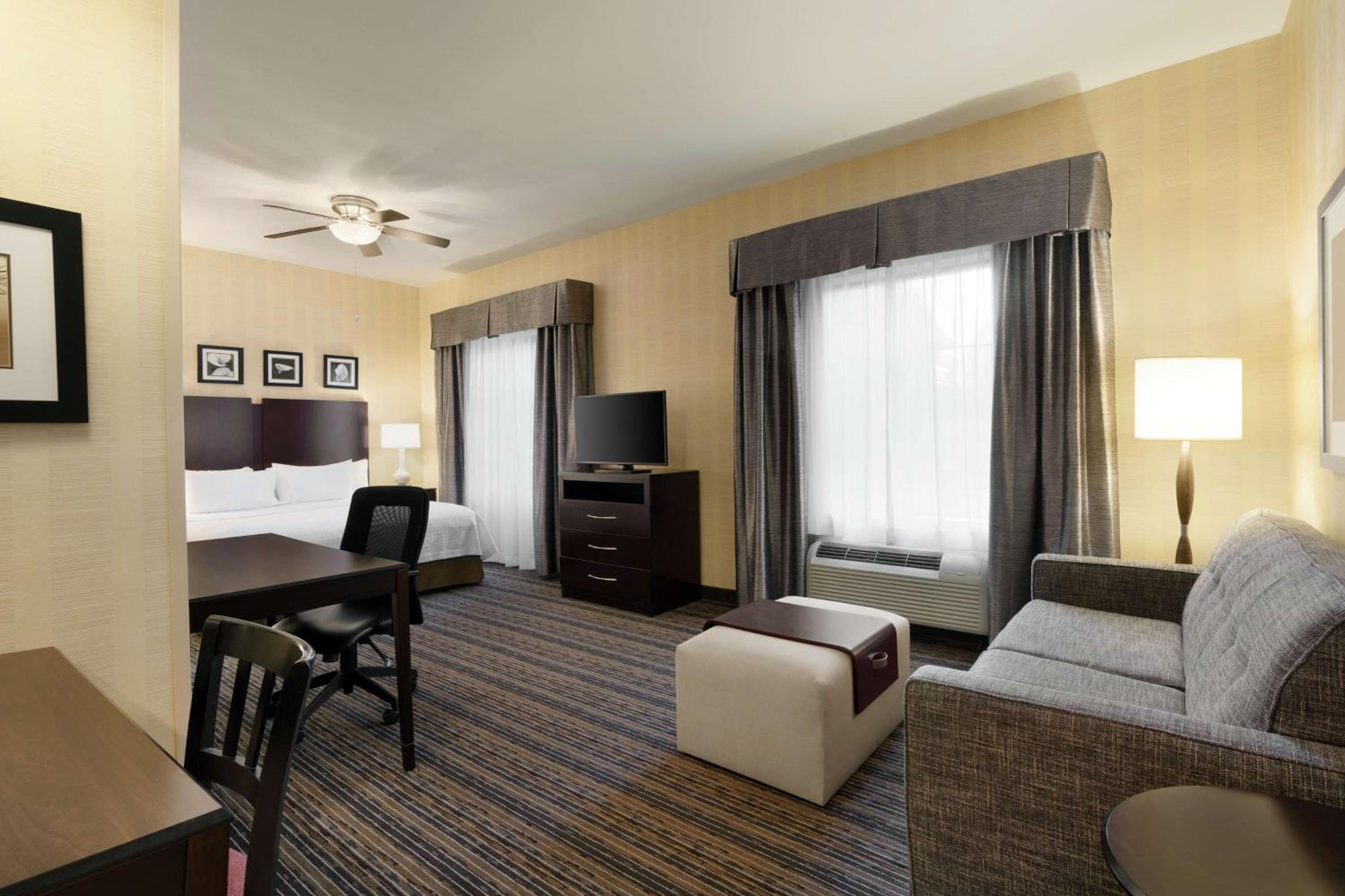 King Studio Suite - Non-Smoking - Photo 3