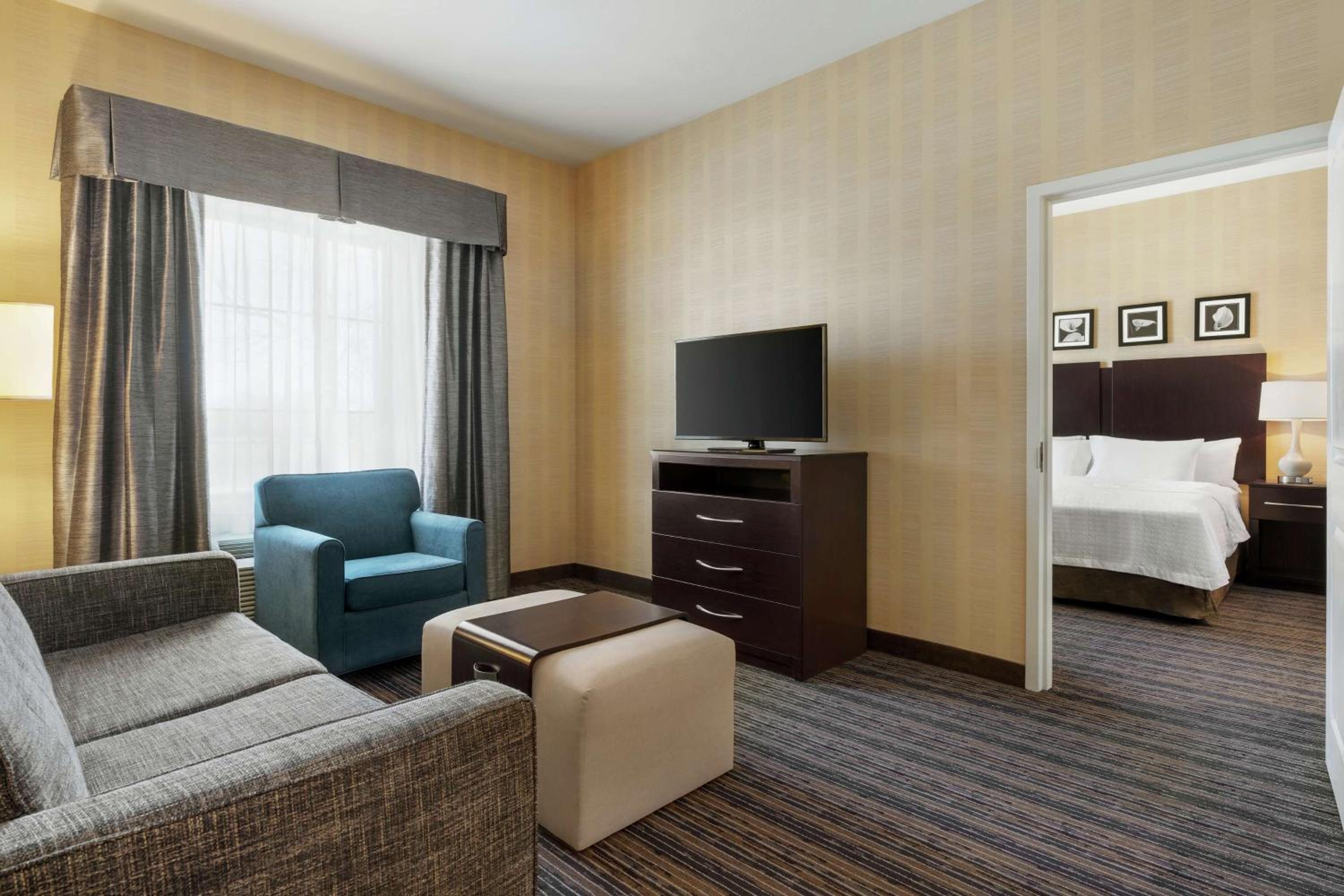 One-Bedroom King Suite - Non-Smoking - Photo 2