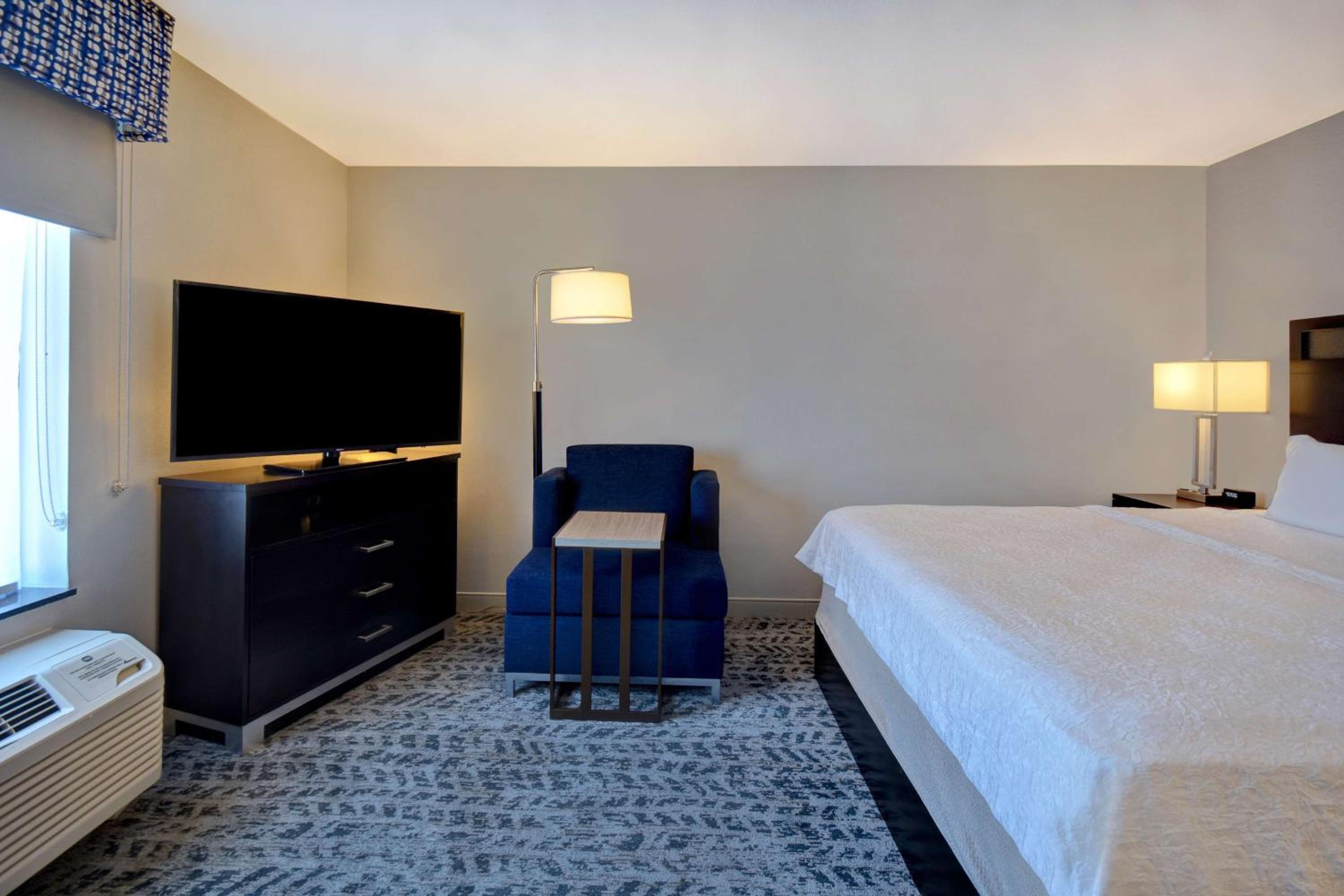 King Room - Hearing Access/Non-Smoking photo 2