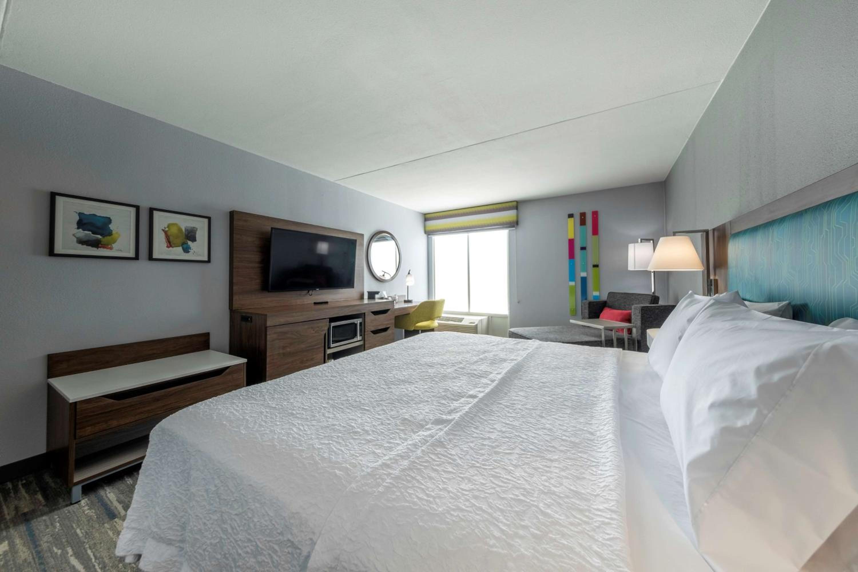King Room - Non-Smoking - Photo 1