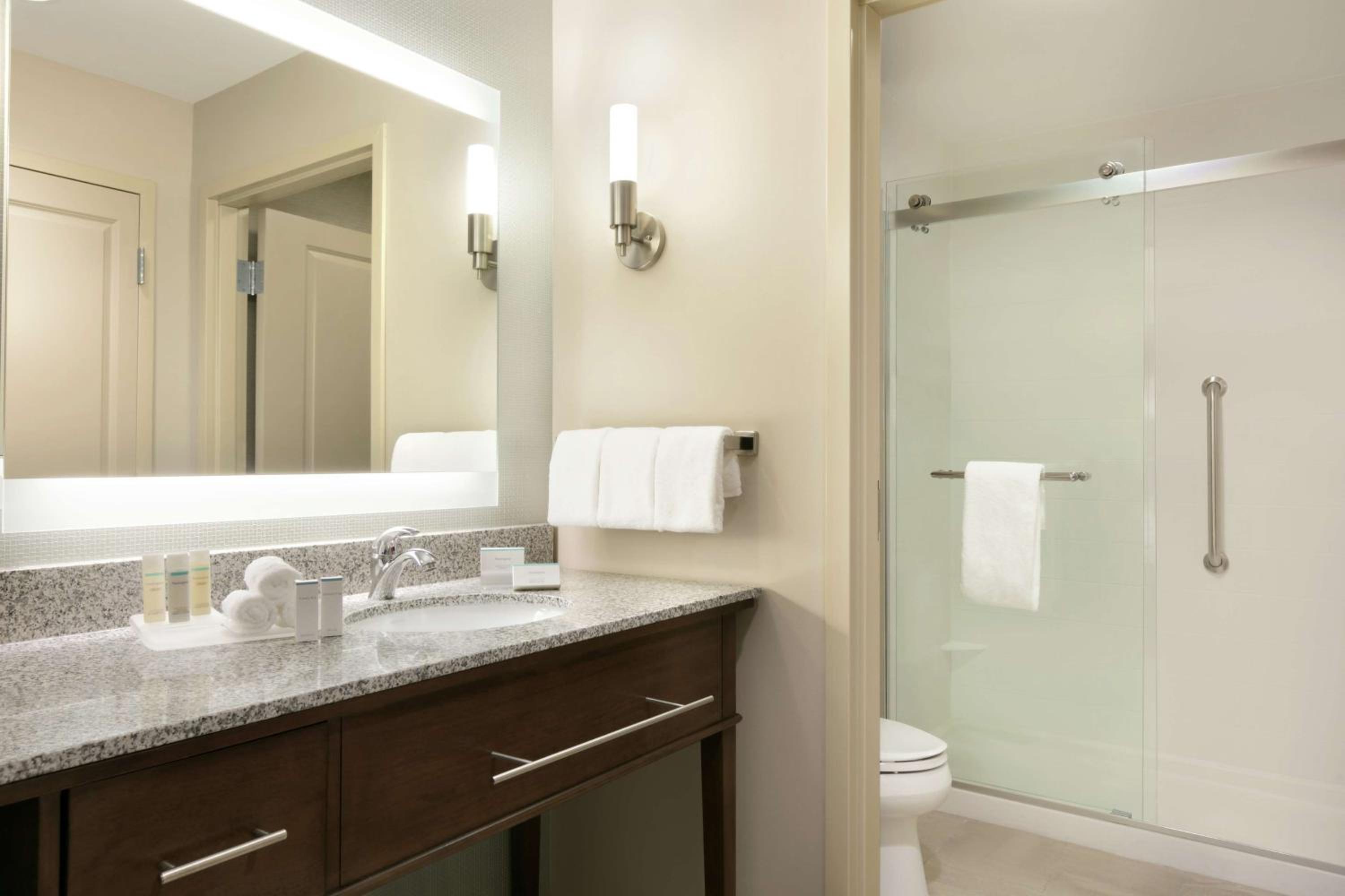 King Studio Suite - Hearing Access/Non-Smoking photo 2
