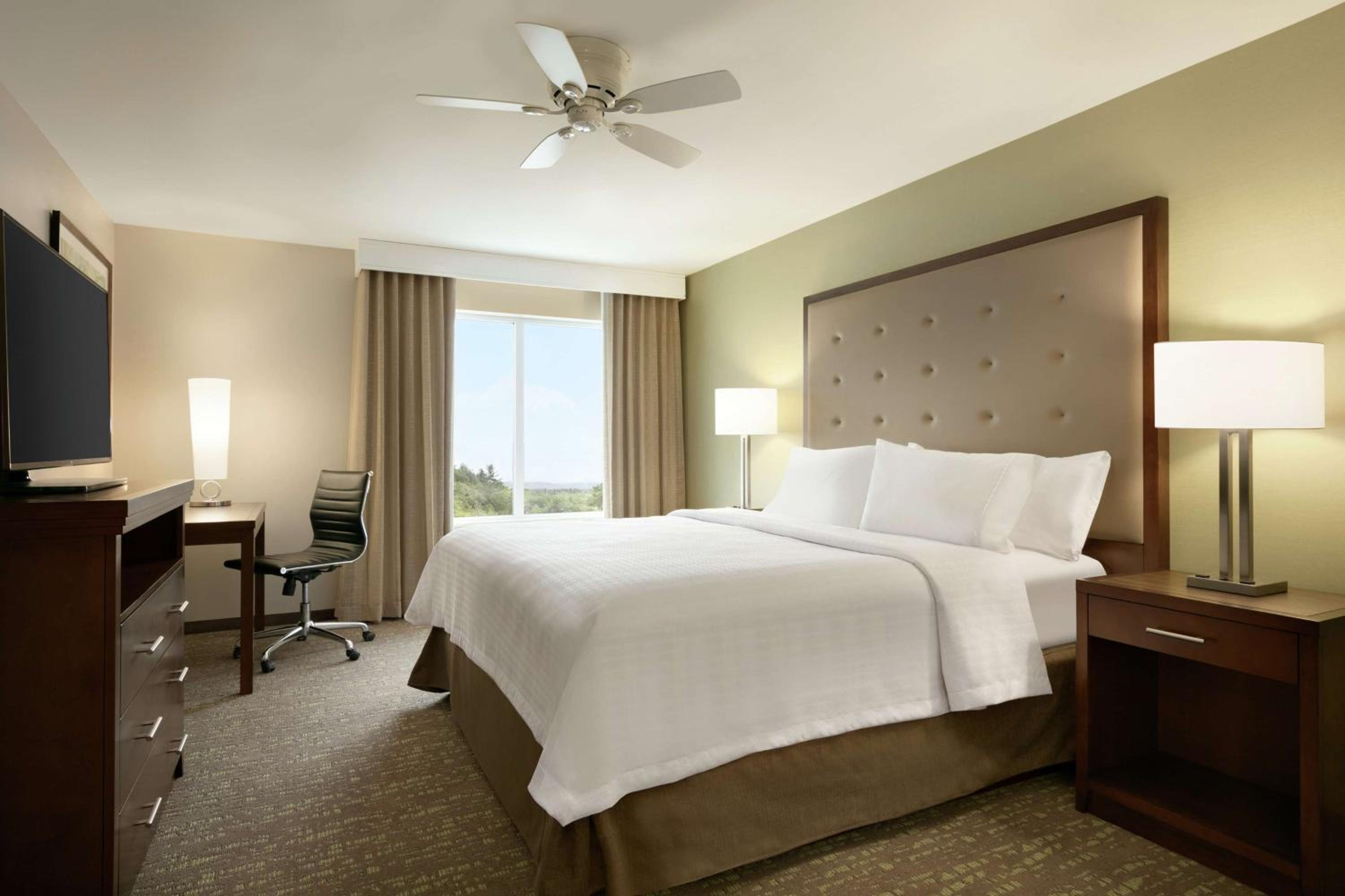 Two-Bedroom Suite - Non-Smoking photo 3