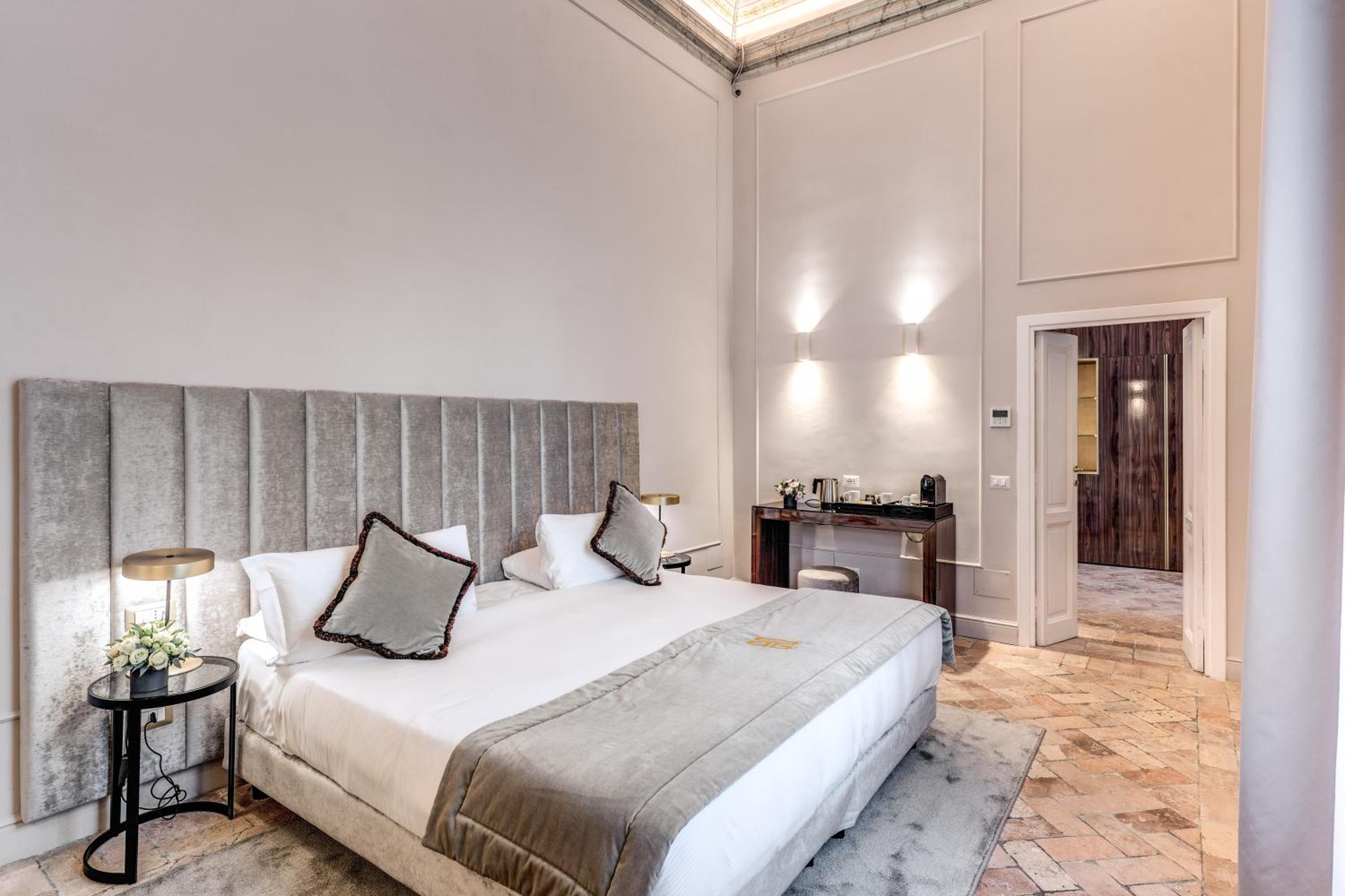 Deluxe King Suite