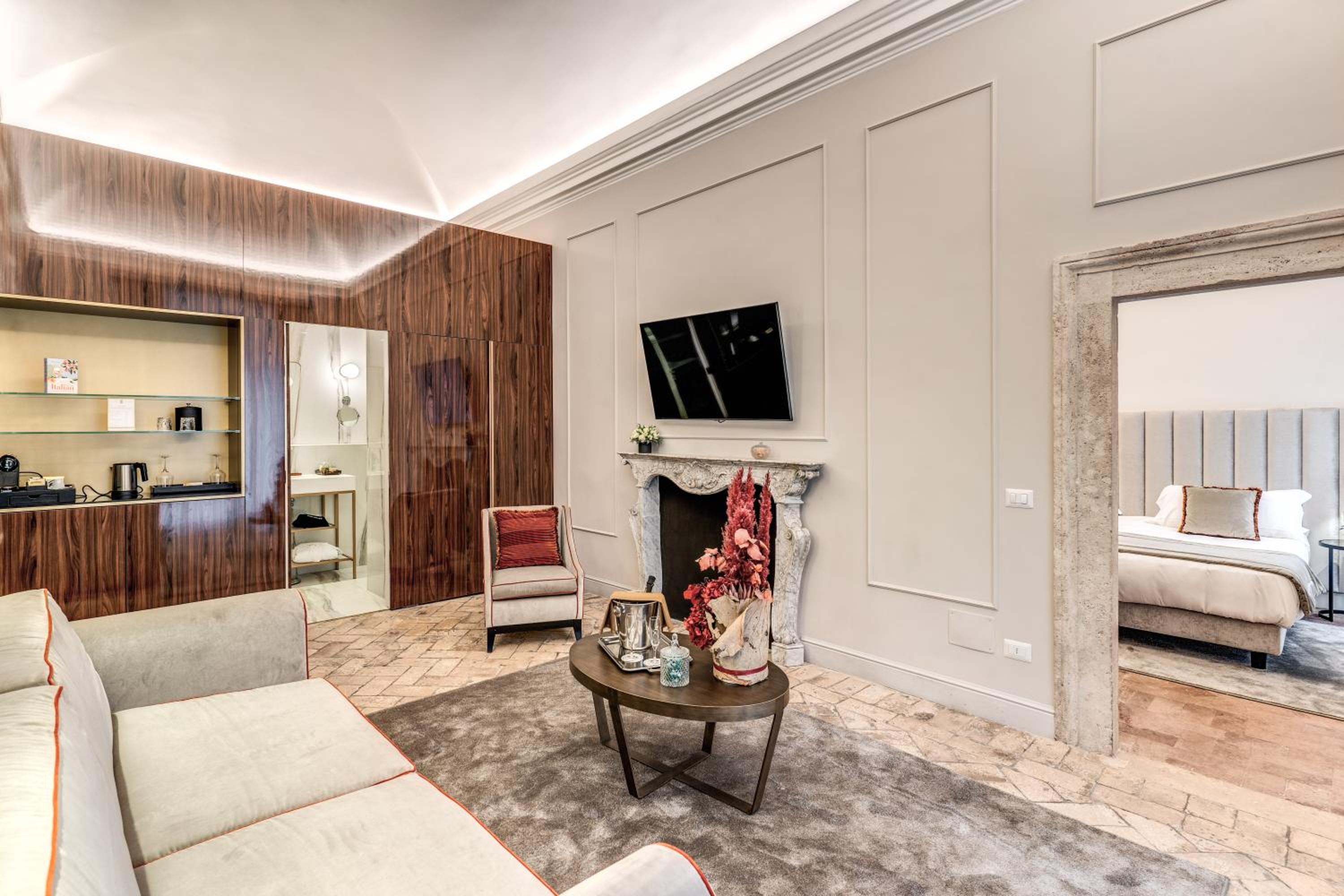 Deluxe King Suite