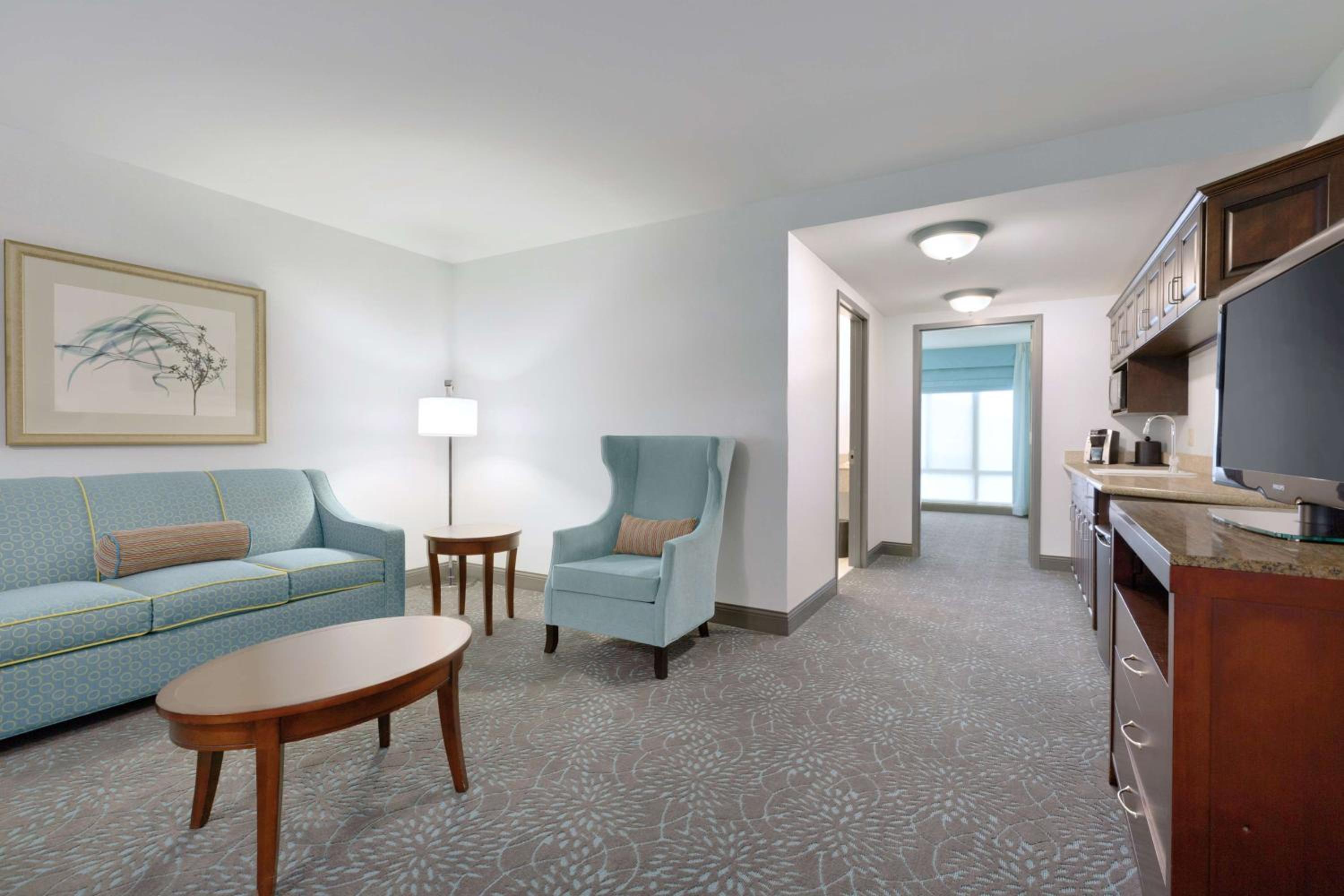 One-Bedroom King Suite with Sofa Bed - Photo 3