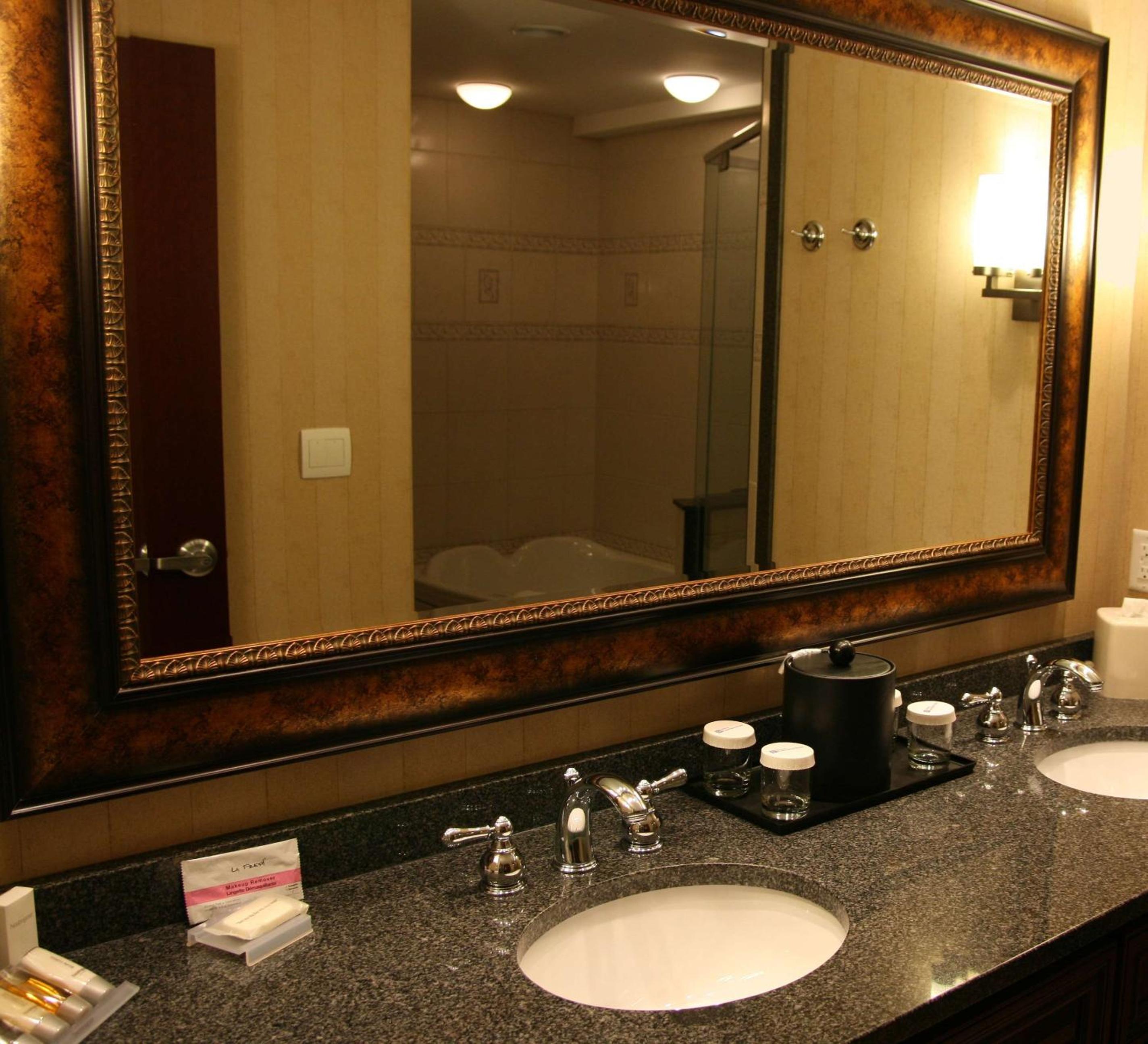 Deluxe King Suite - Photo 4