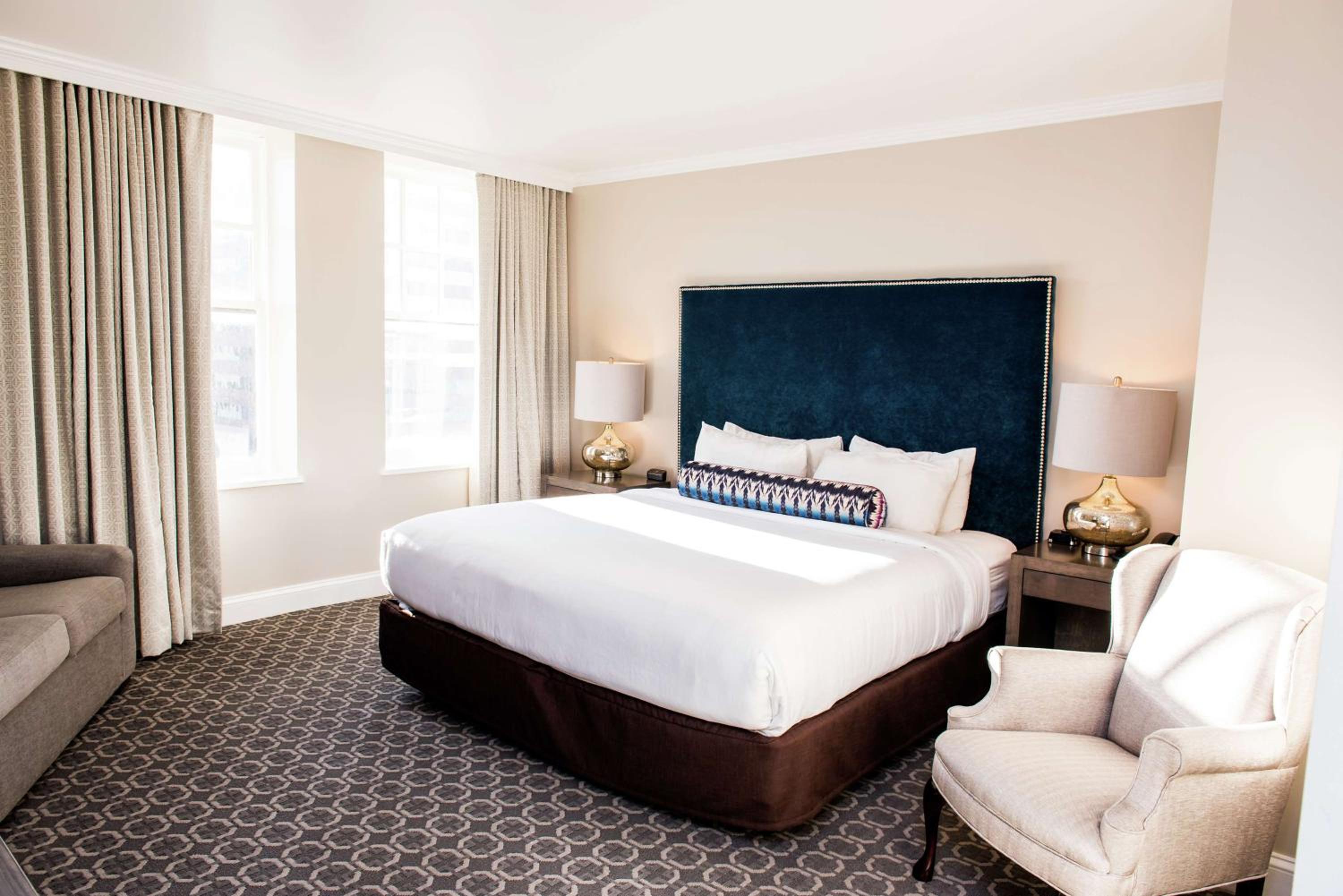 One-Bedroom King Suite - Photo 2