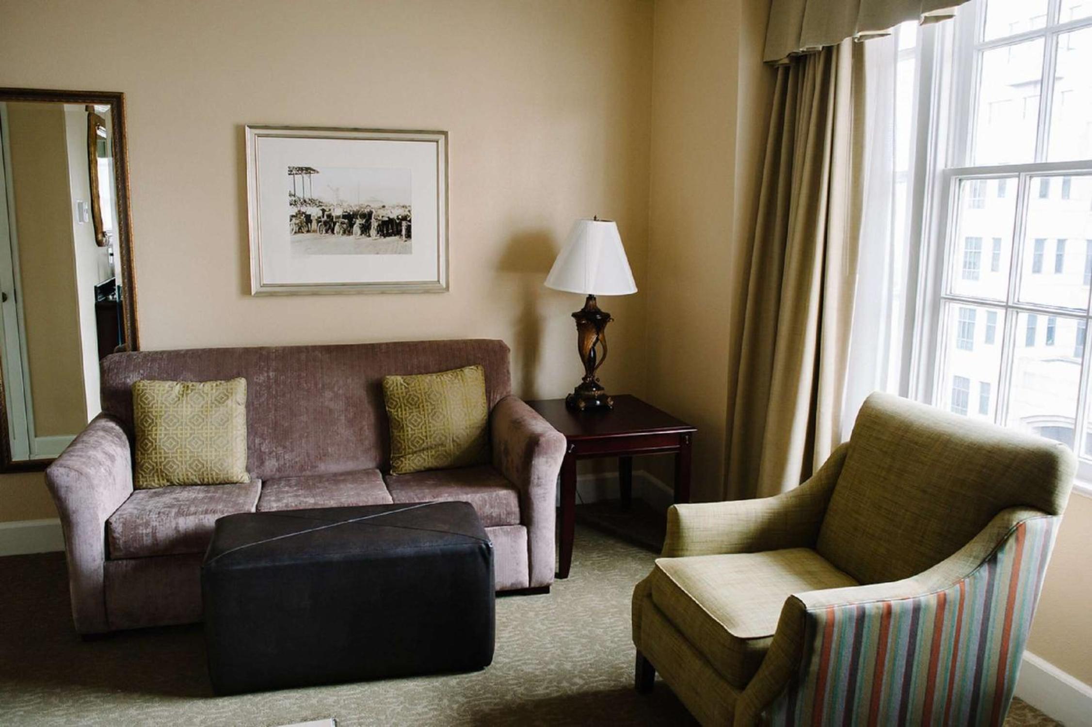 One-Bedroom King Suite - Non-Smoking - Photo 2