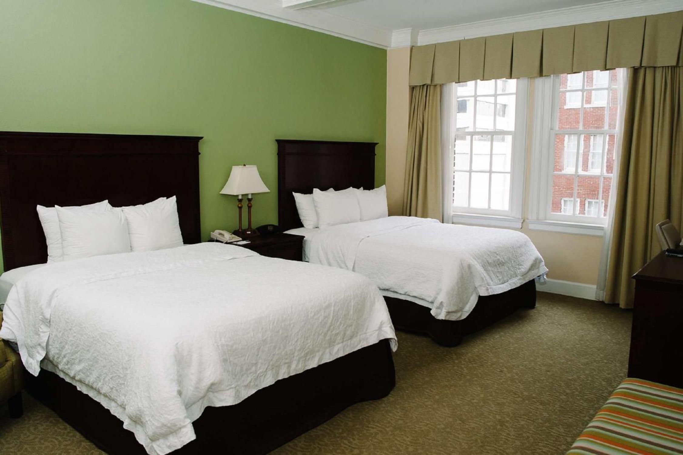 One-Bedroom Queen Suite with Two Queen Beds - Non-Smoking - Photo 1