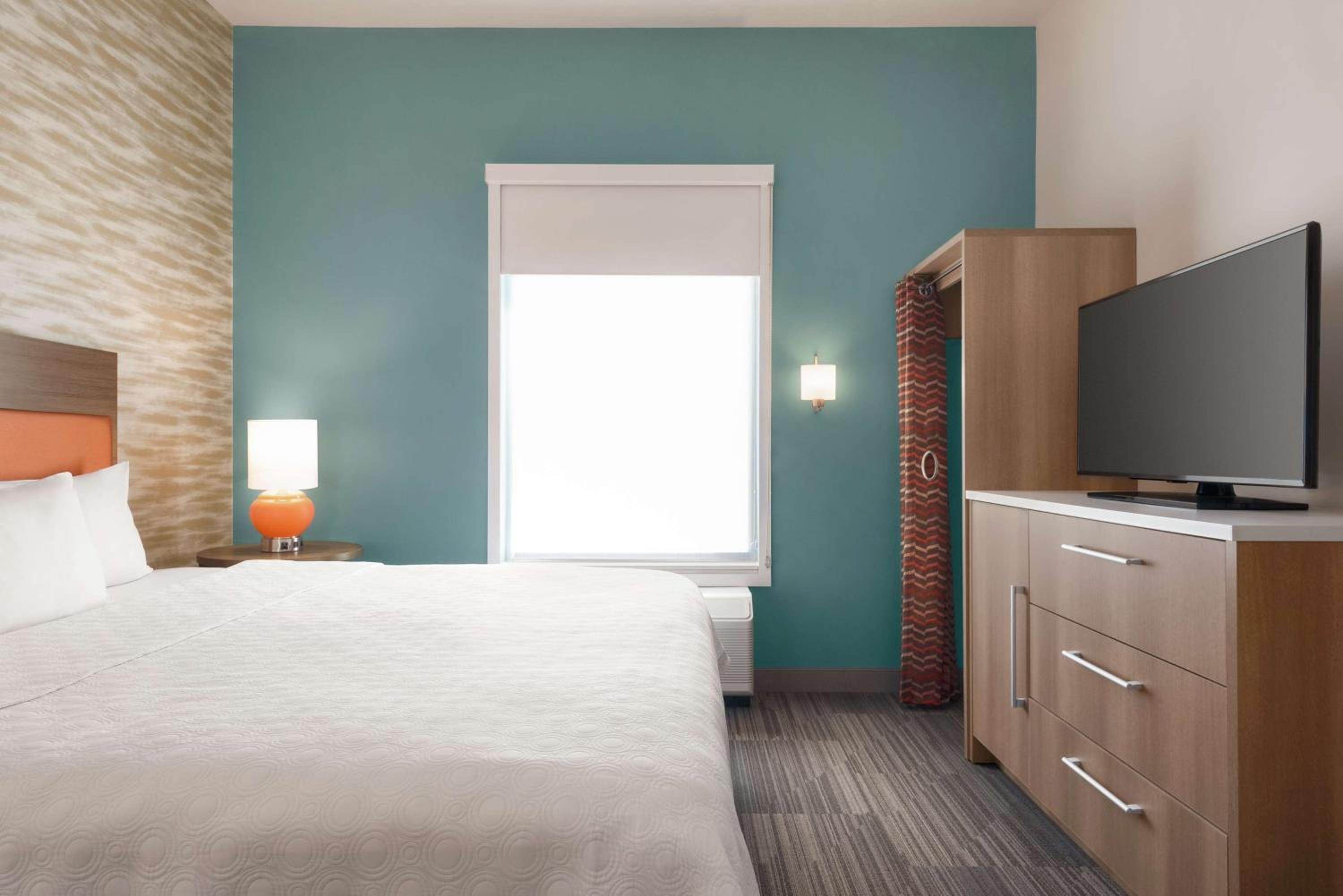 One-Bedroom King Suite - Non-Smoking - Photo 1
