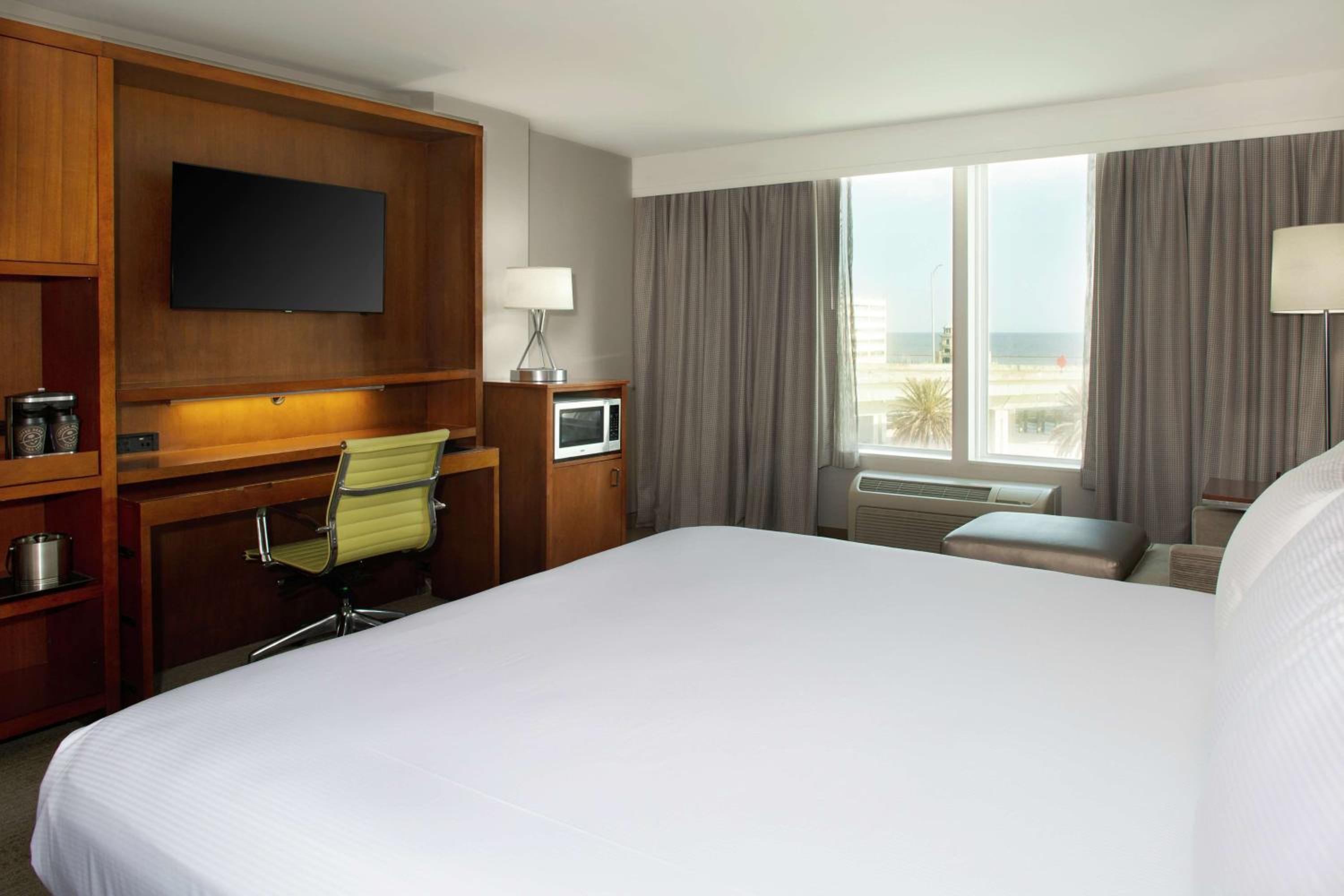 King Room with Gulf View - Photo 1