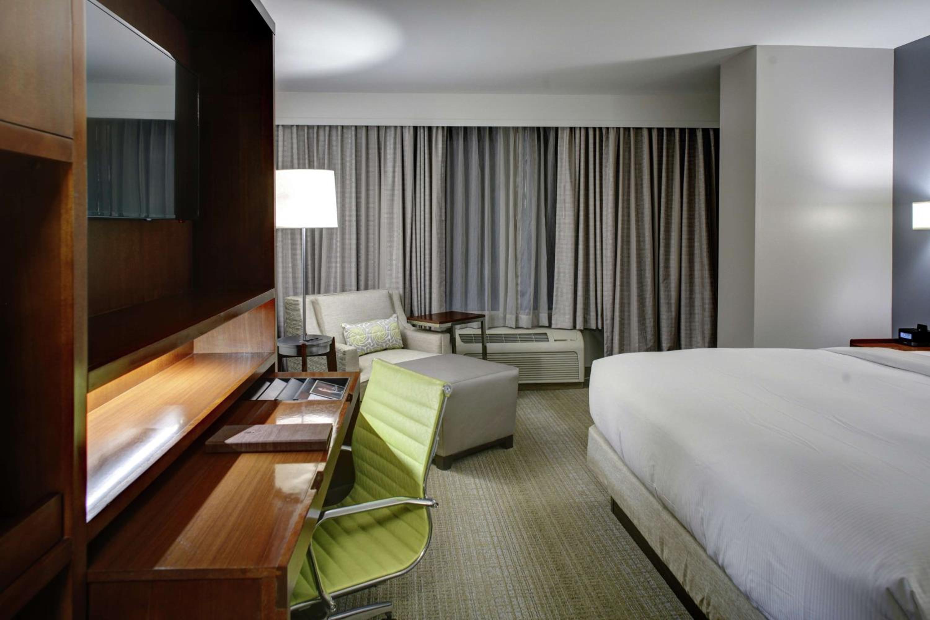 King Room with Gulf View - Photo 6