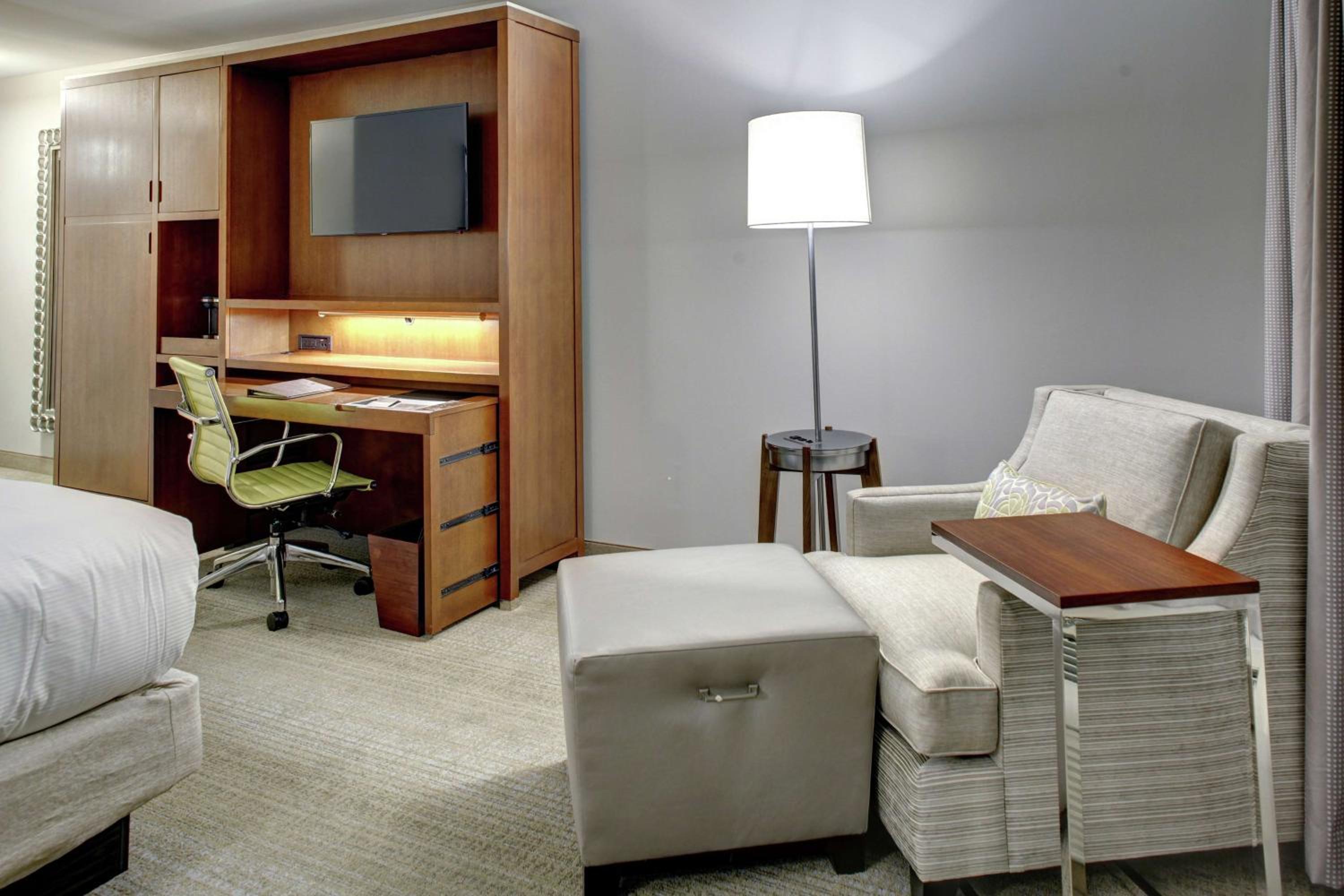 King Room with Gulf View - Photo 8