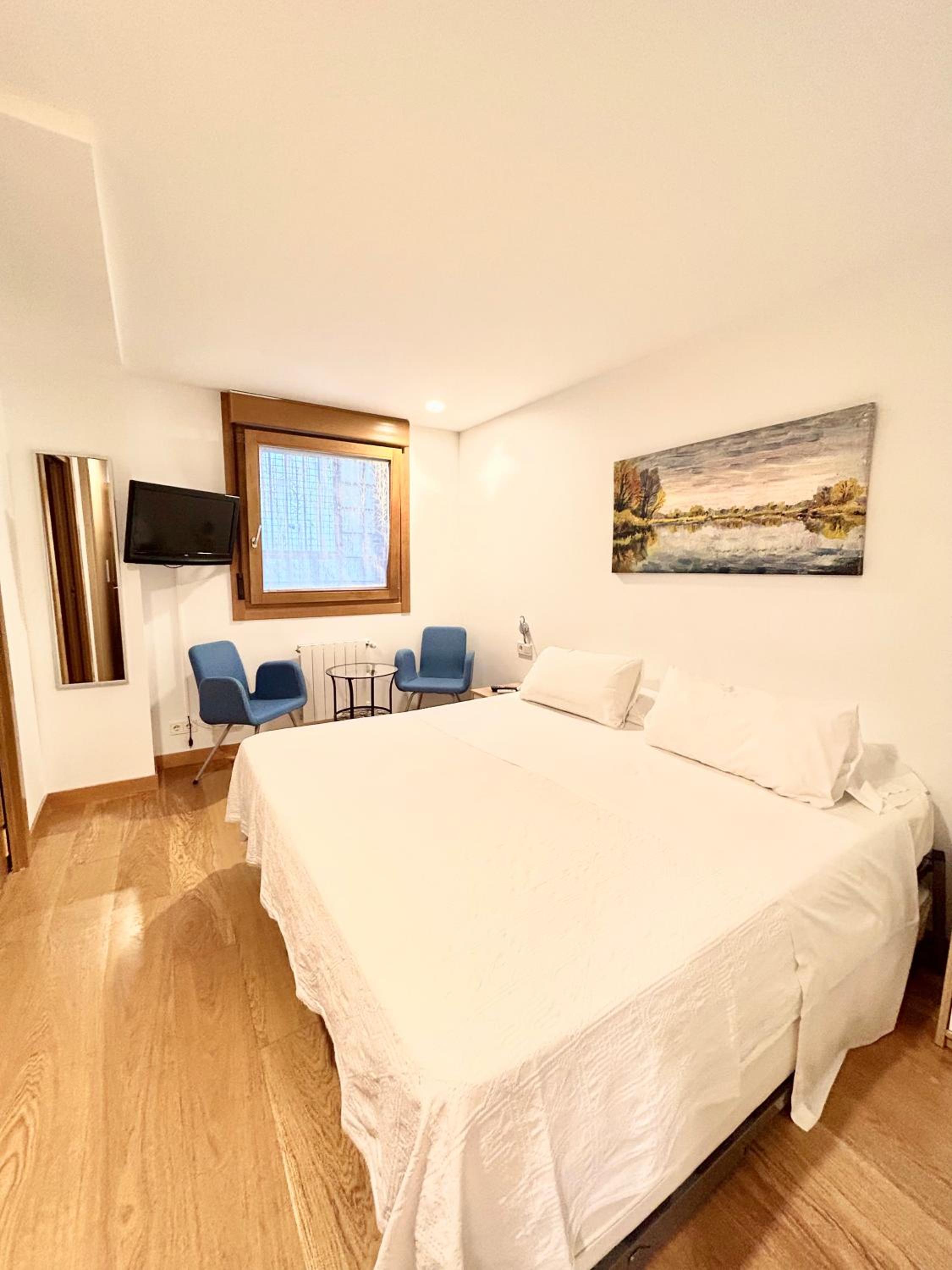 Double or Twin Room photo 3