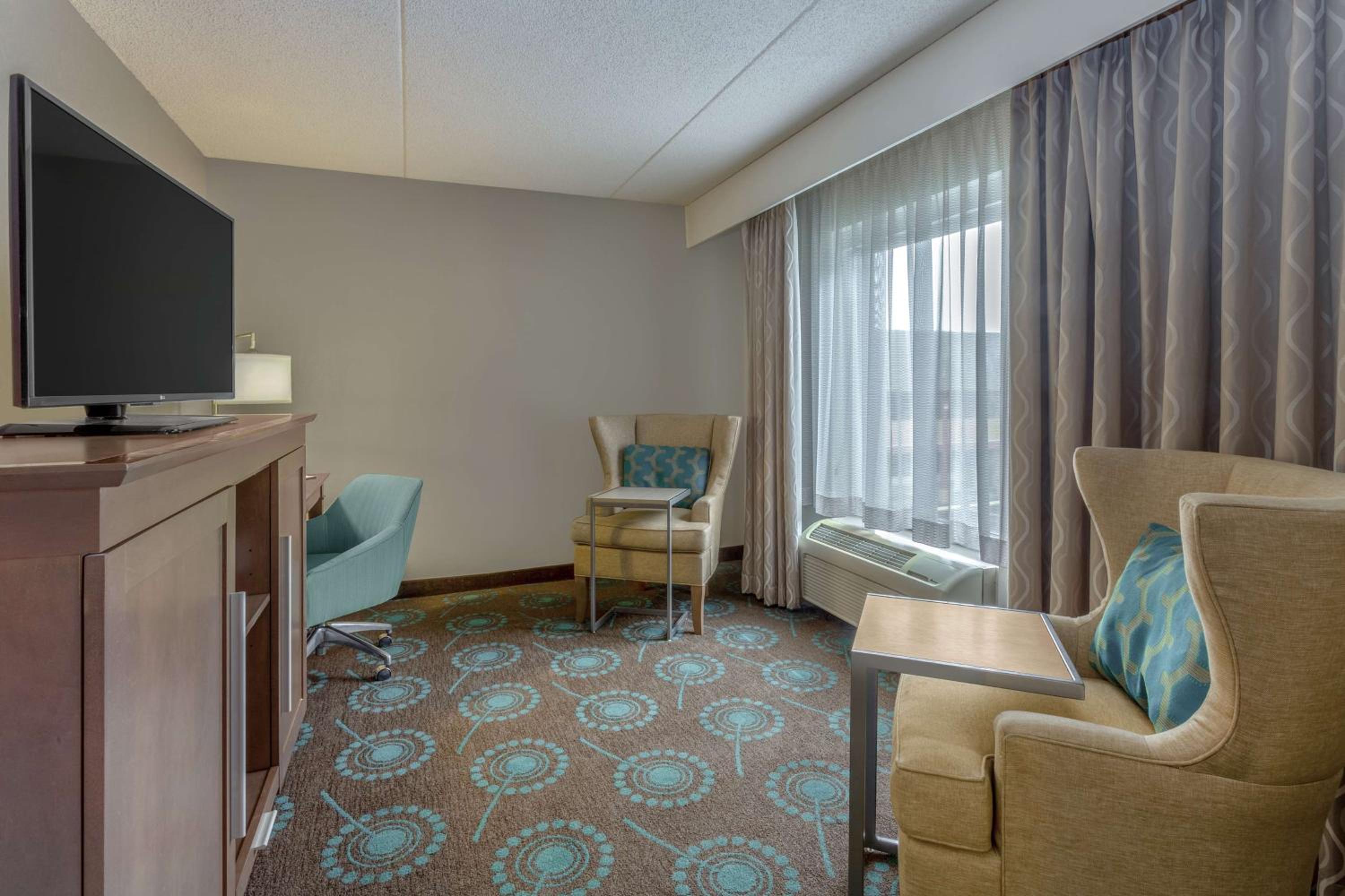 One-Bedroom King Suite - Non-Smoking - Photo 5