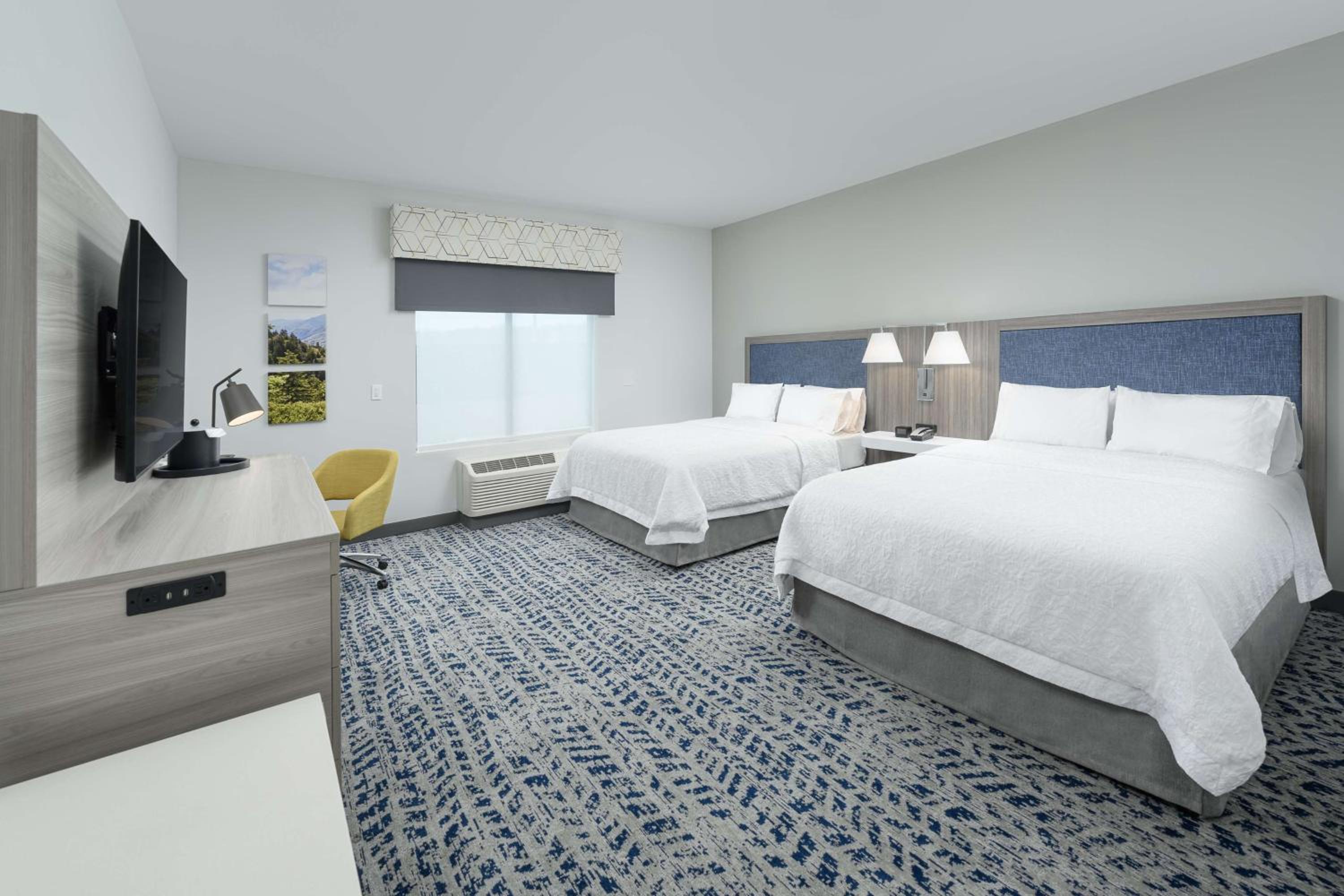 Queen Room with Two Queen Beds and Tub - Mobility Accessible - Photo 1