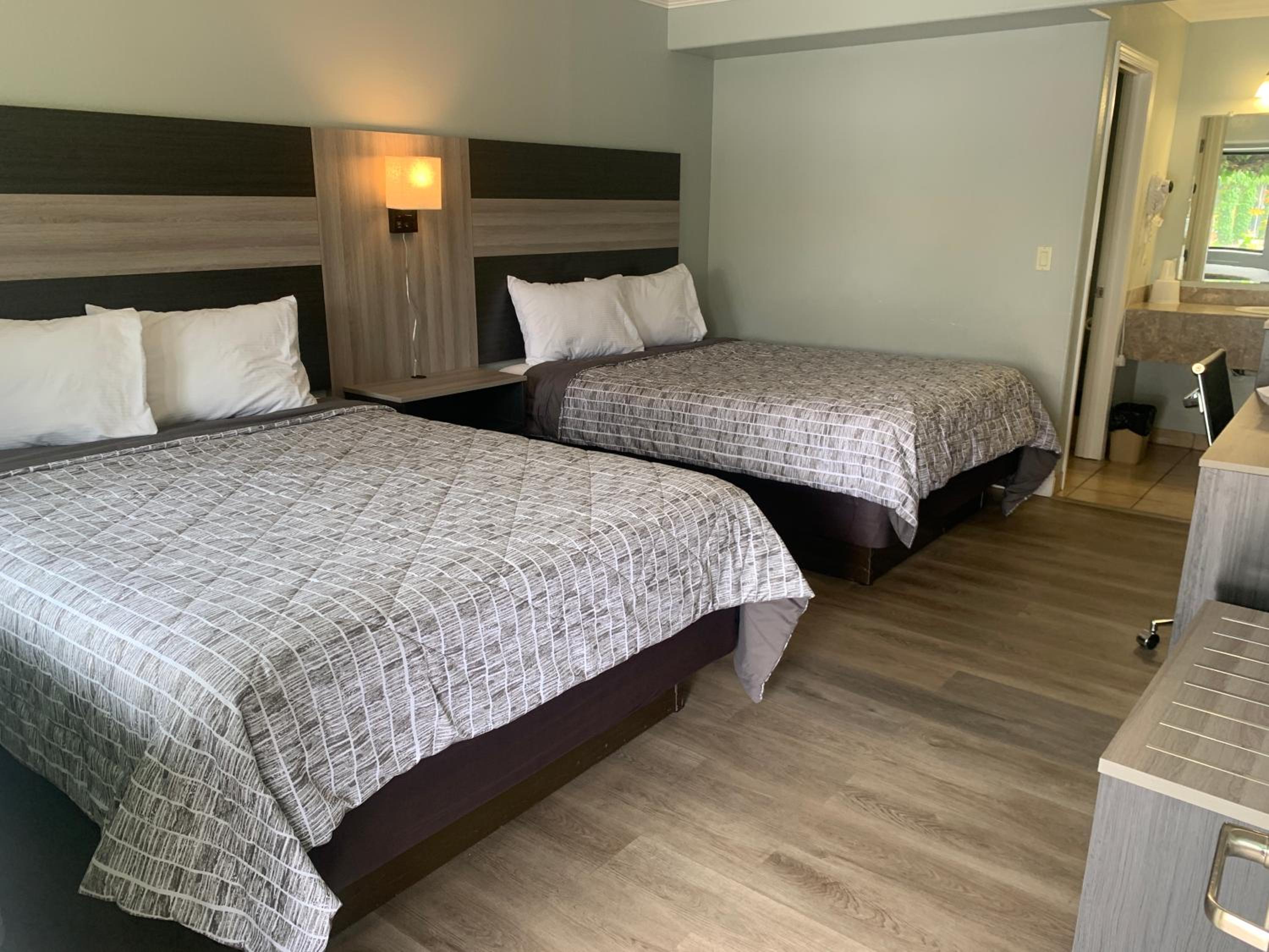 Two Queen Beds - Photo 1