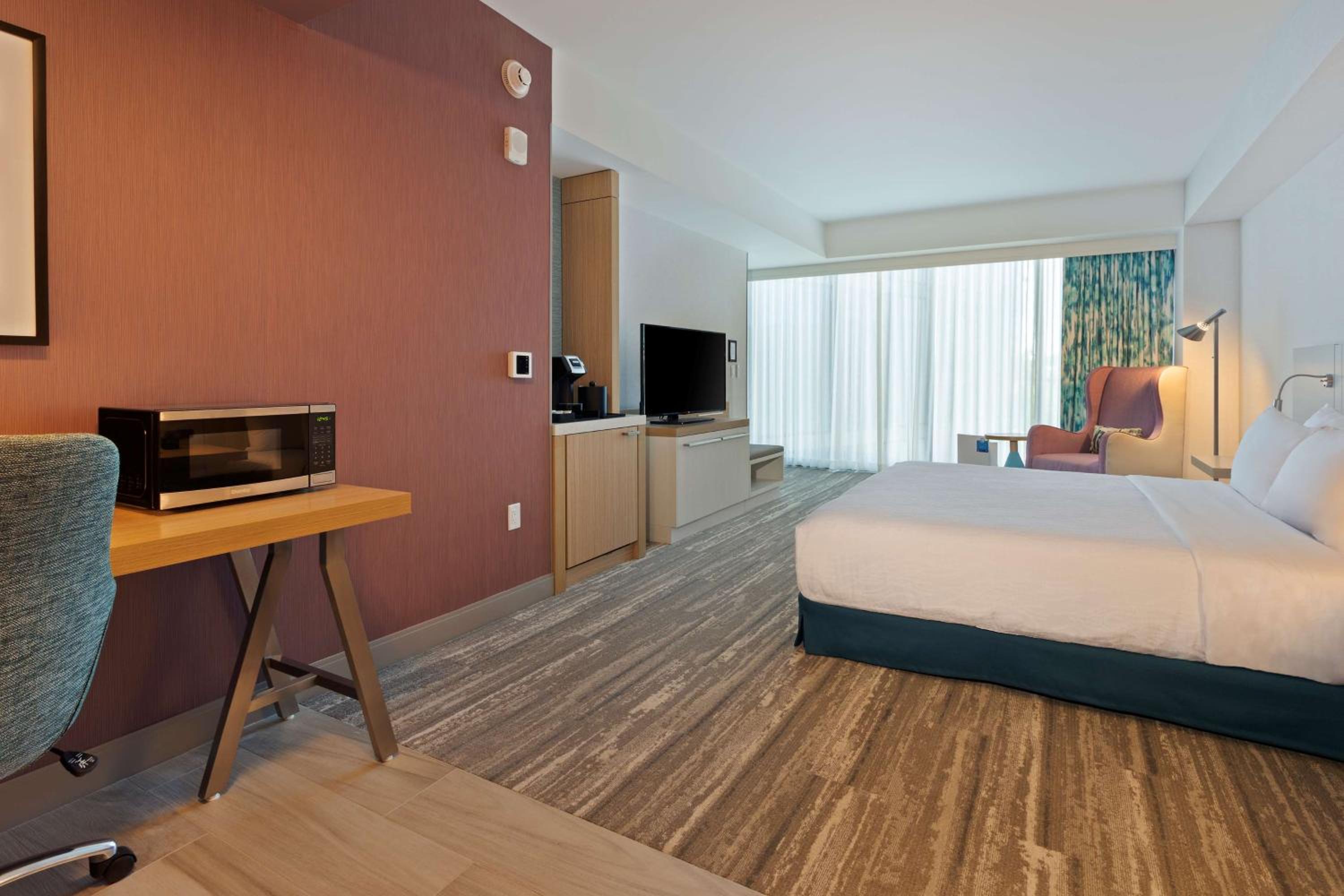 King Room with Mobility Accessible Tub