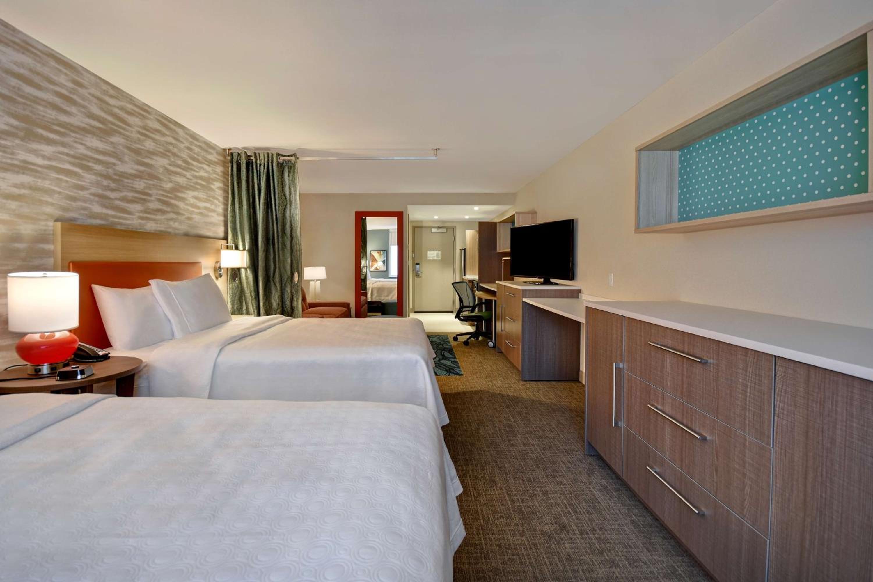 Queen Studio with Two Queen Beds - Non-Smoking
