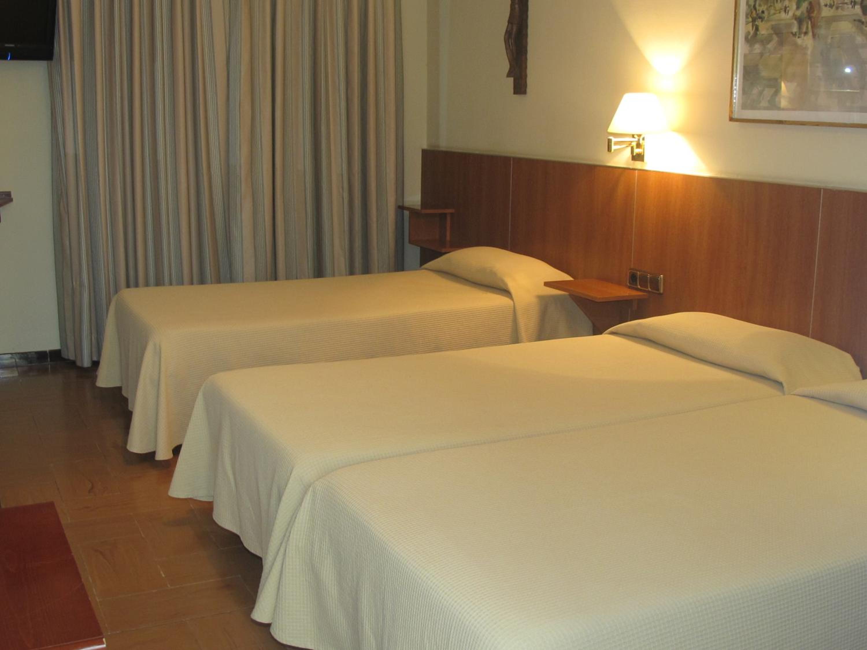 Triple Room - Photo 2