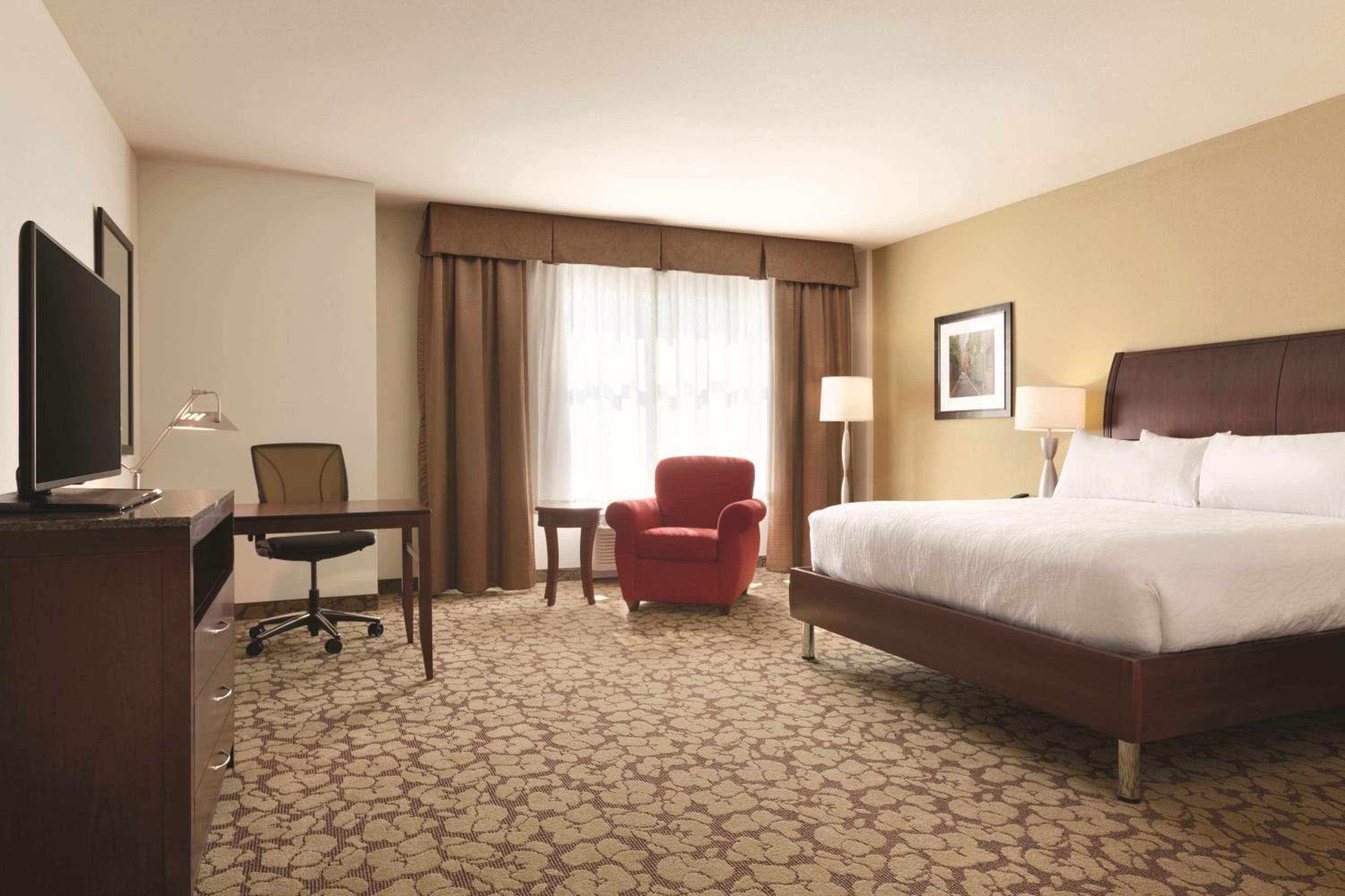 King Room with Tub - Mobility and Hearing Access