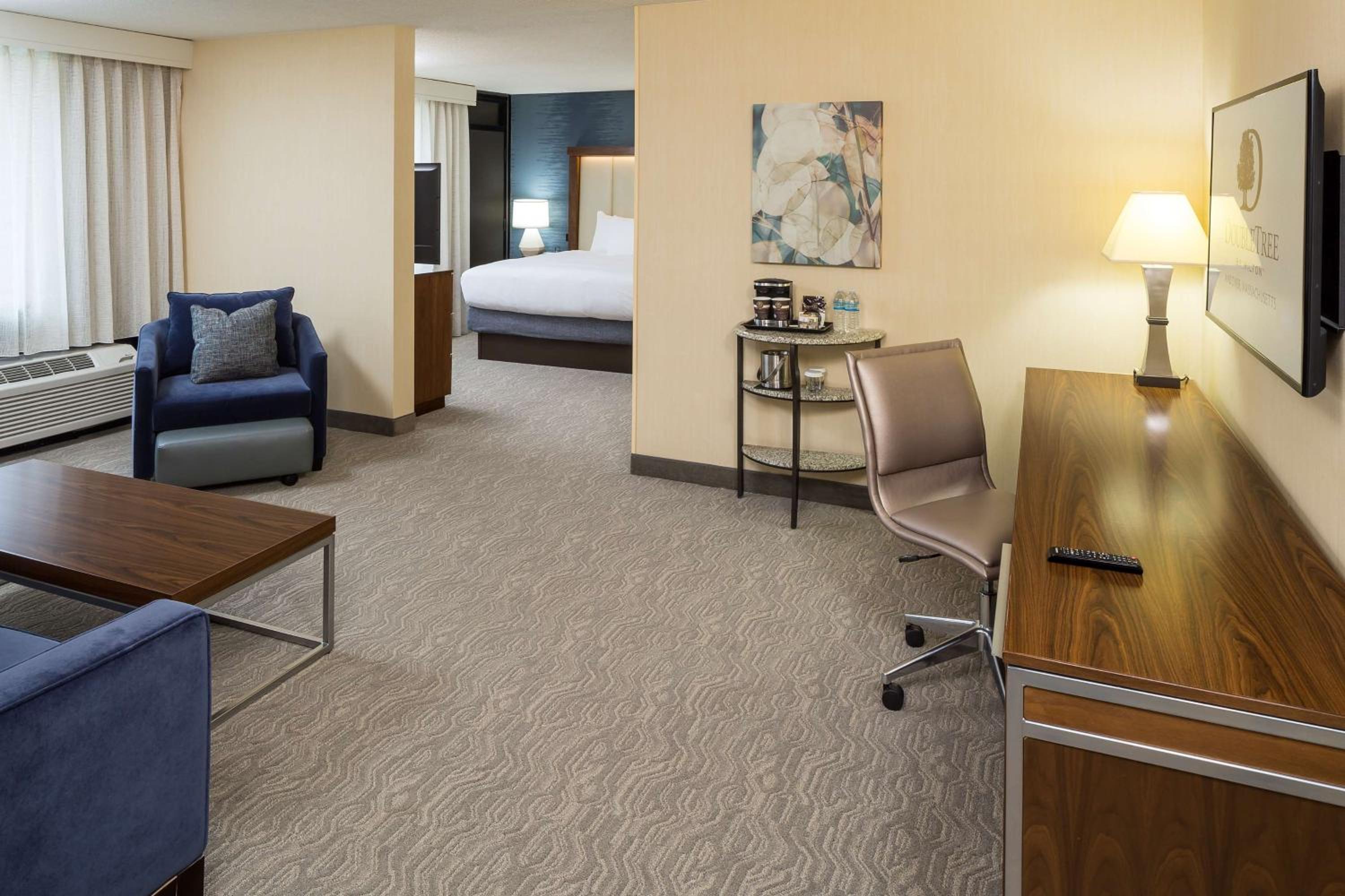 Two-Room King Suite - Photo 2