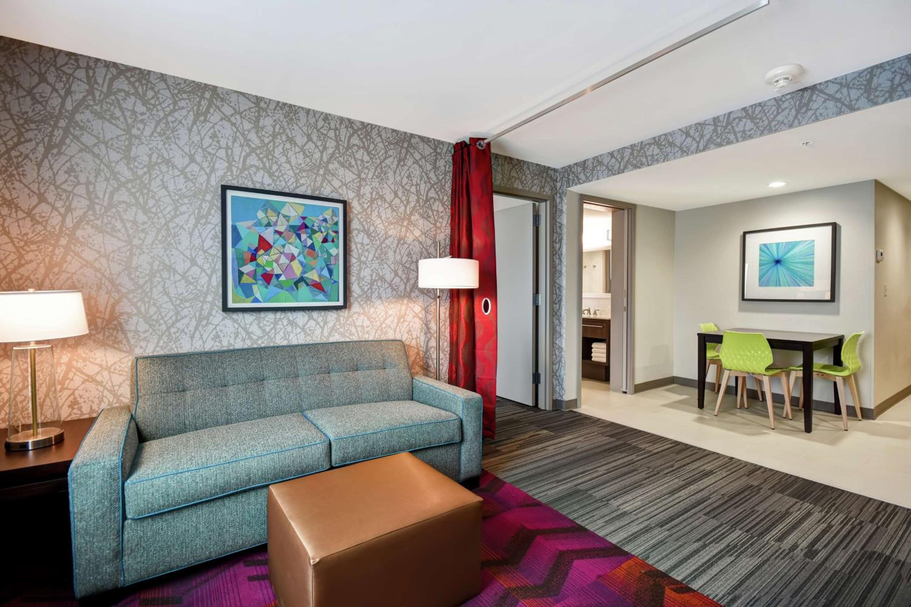 One-Bedroom King Suite - Non-Smoking photo 2