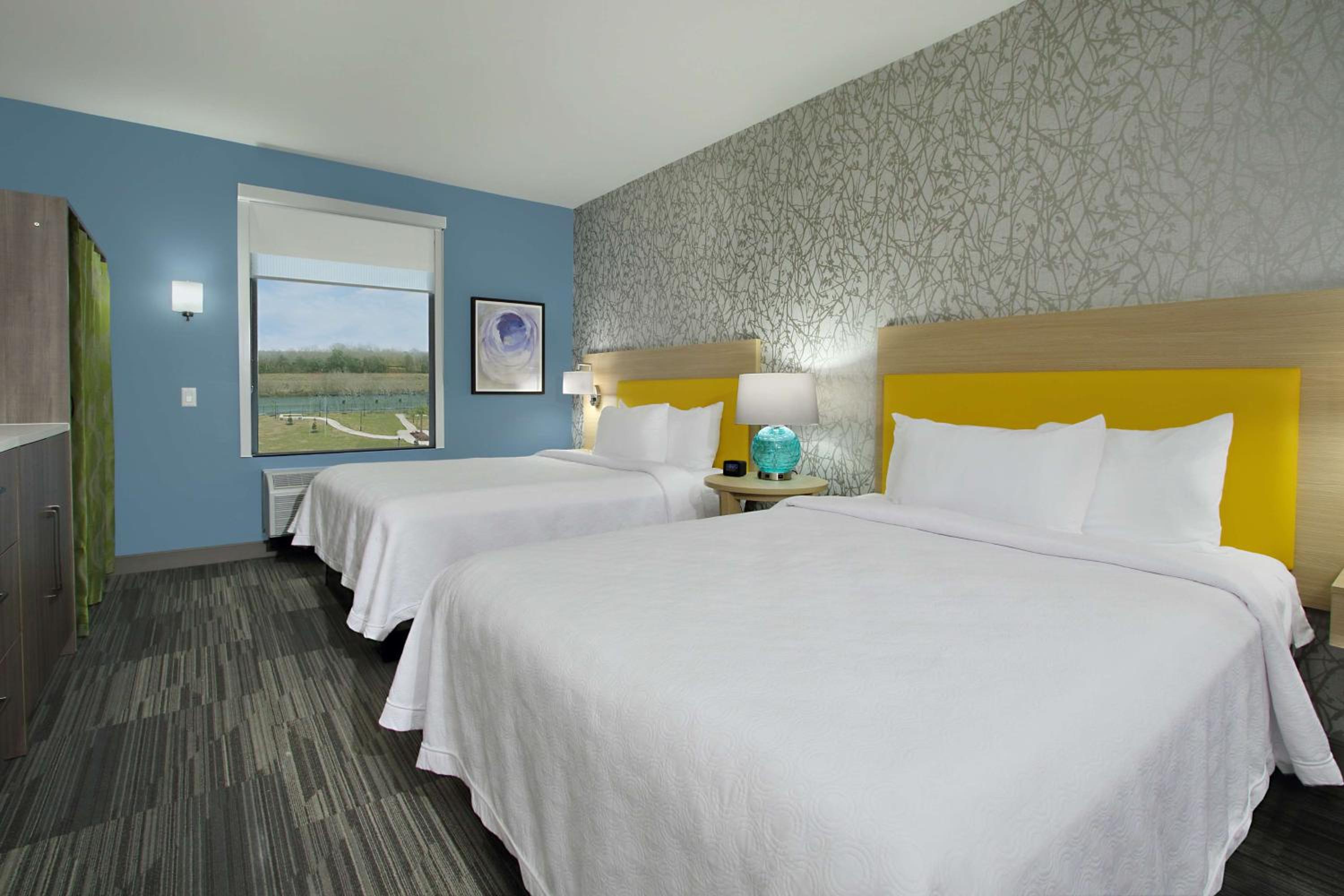 Queen Studio with Two Queen Beds - Non-Smoking - Photo 4