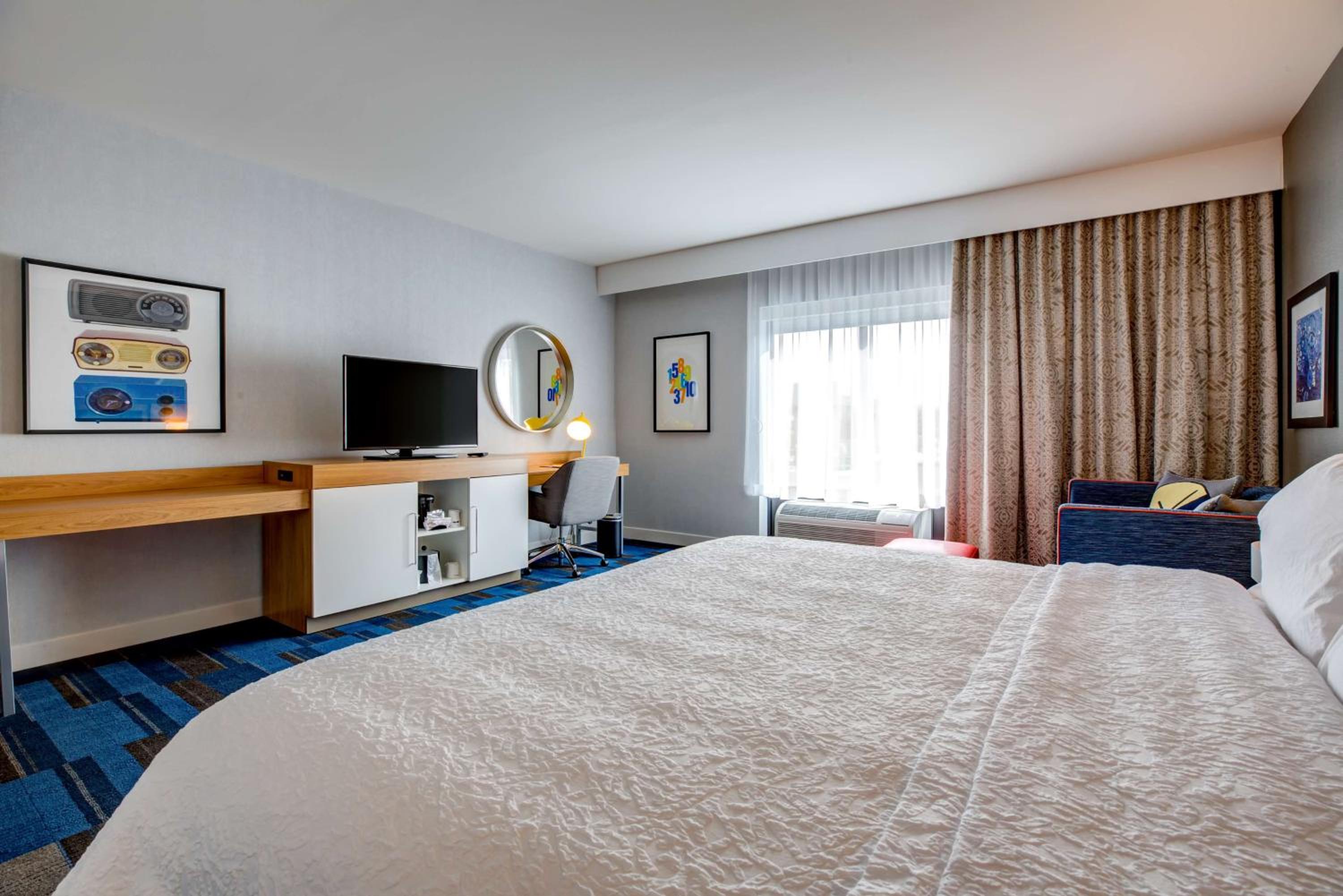 King Room - Hearing Access/Non-Smoking photo 3