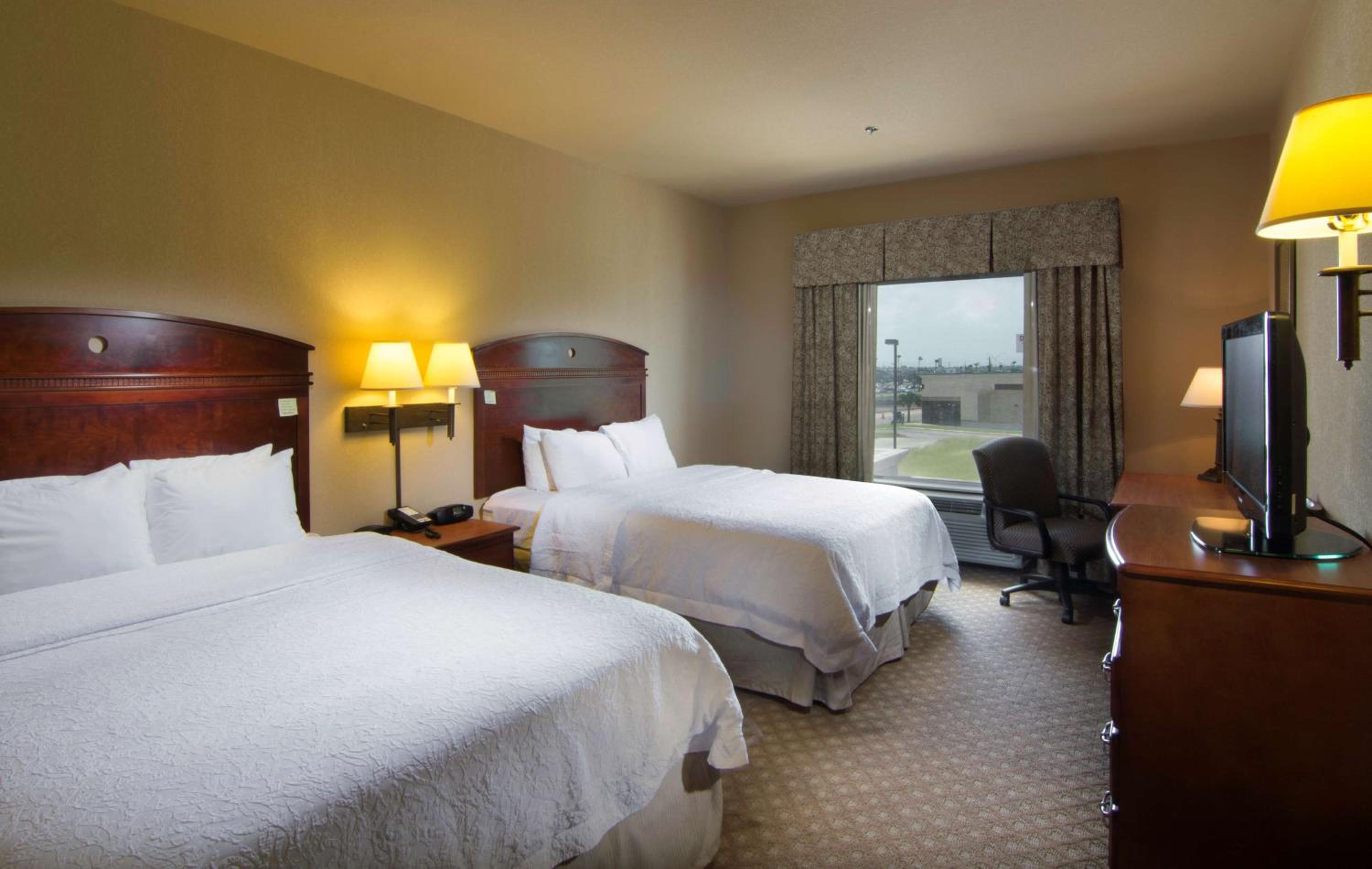 Queen Room with Two Queen Beds - Mobility and Hearing Access/Non-Smoking photo 1