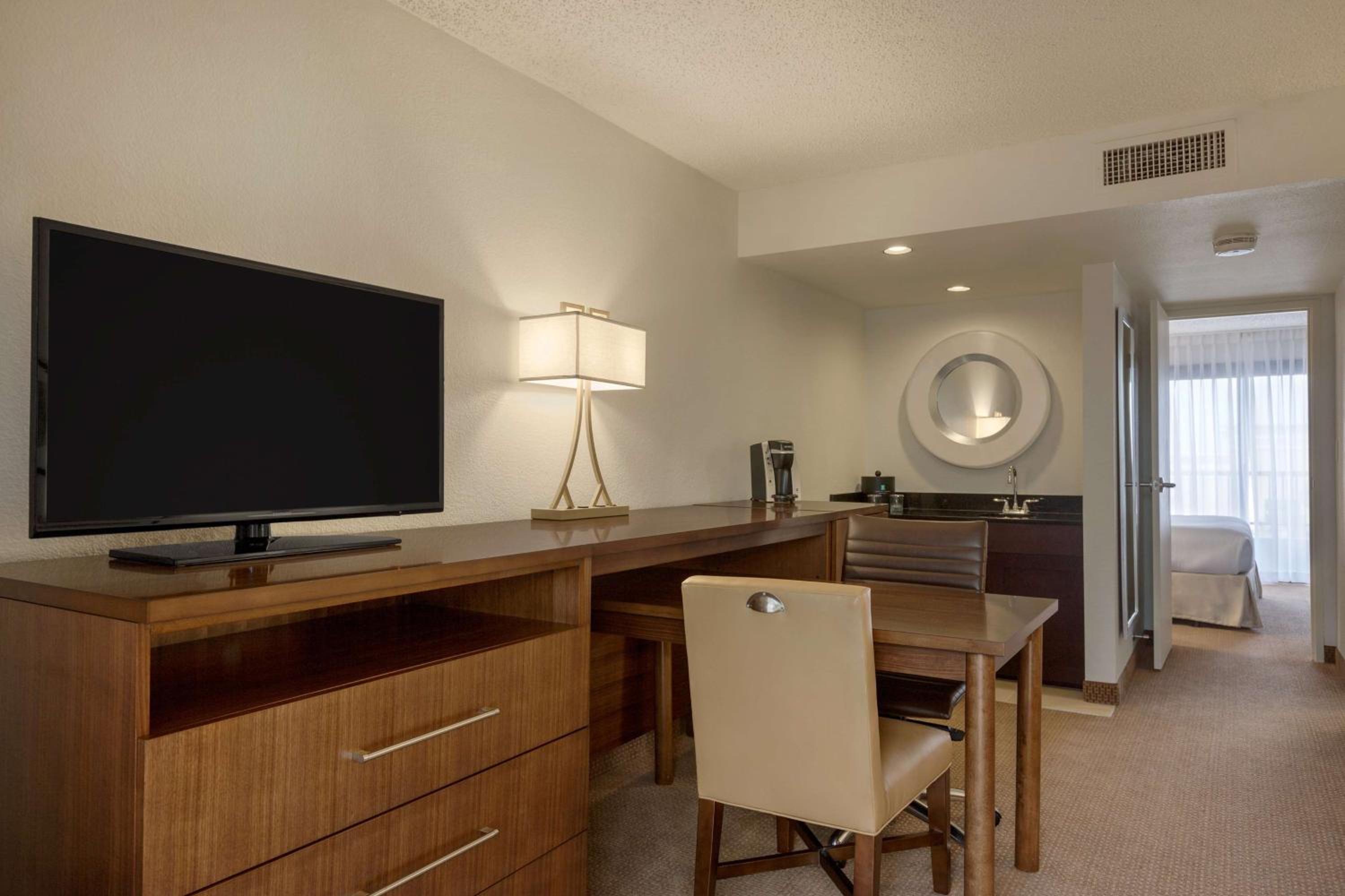 King Suite - Photo 2