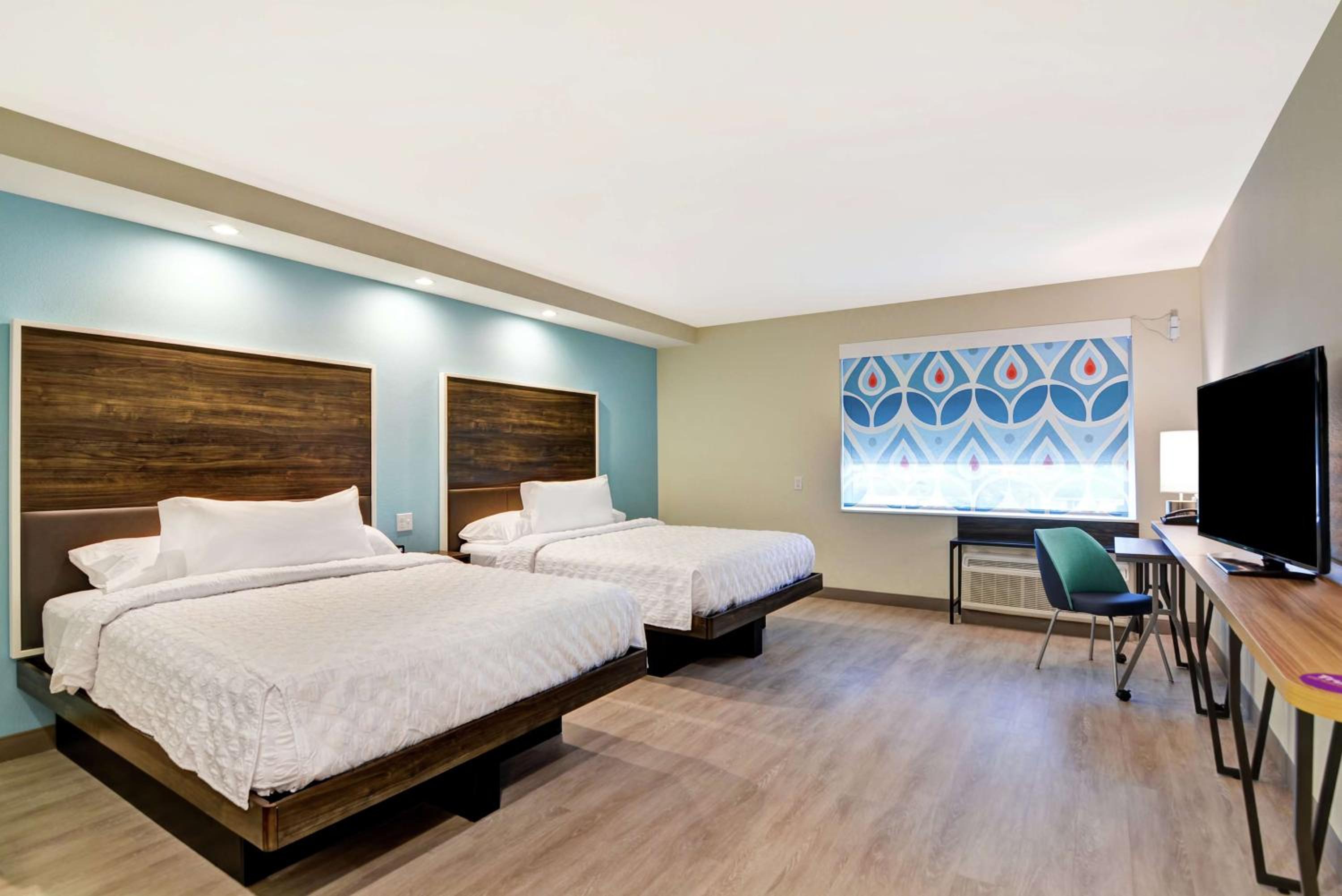 Queen Room with Two Queen Beds - Mobility Access