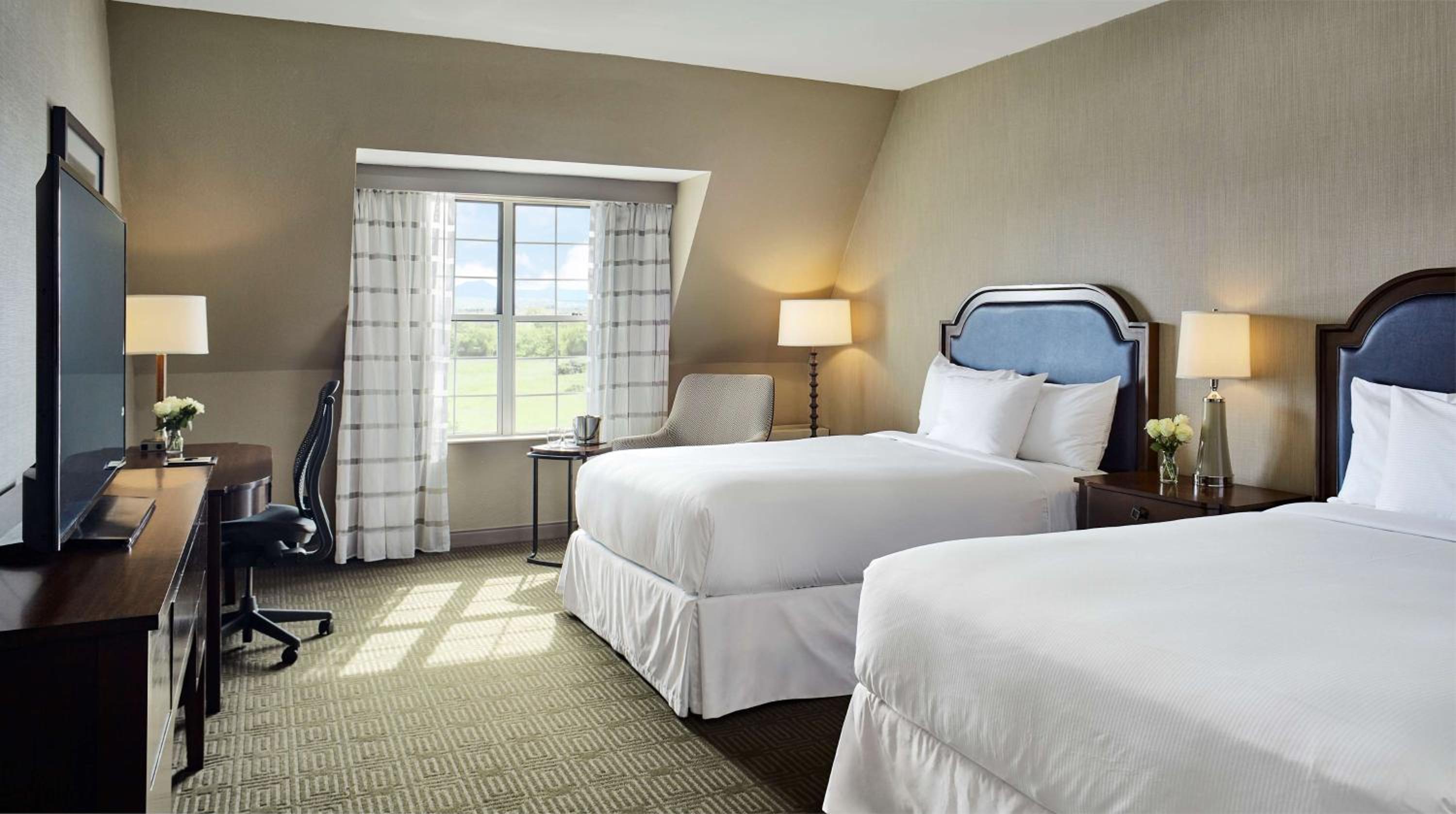 Double Room with Two Double Beds - Photo 2