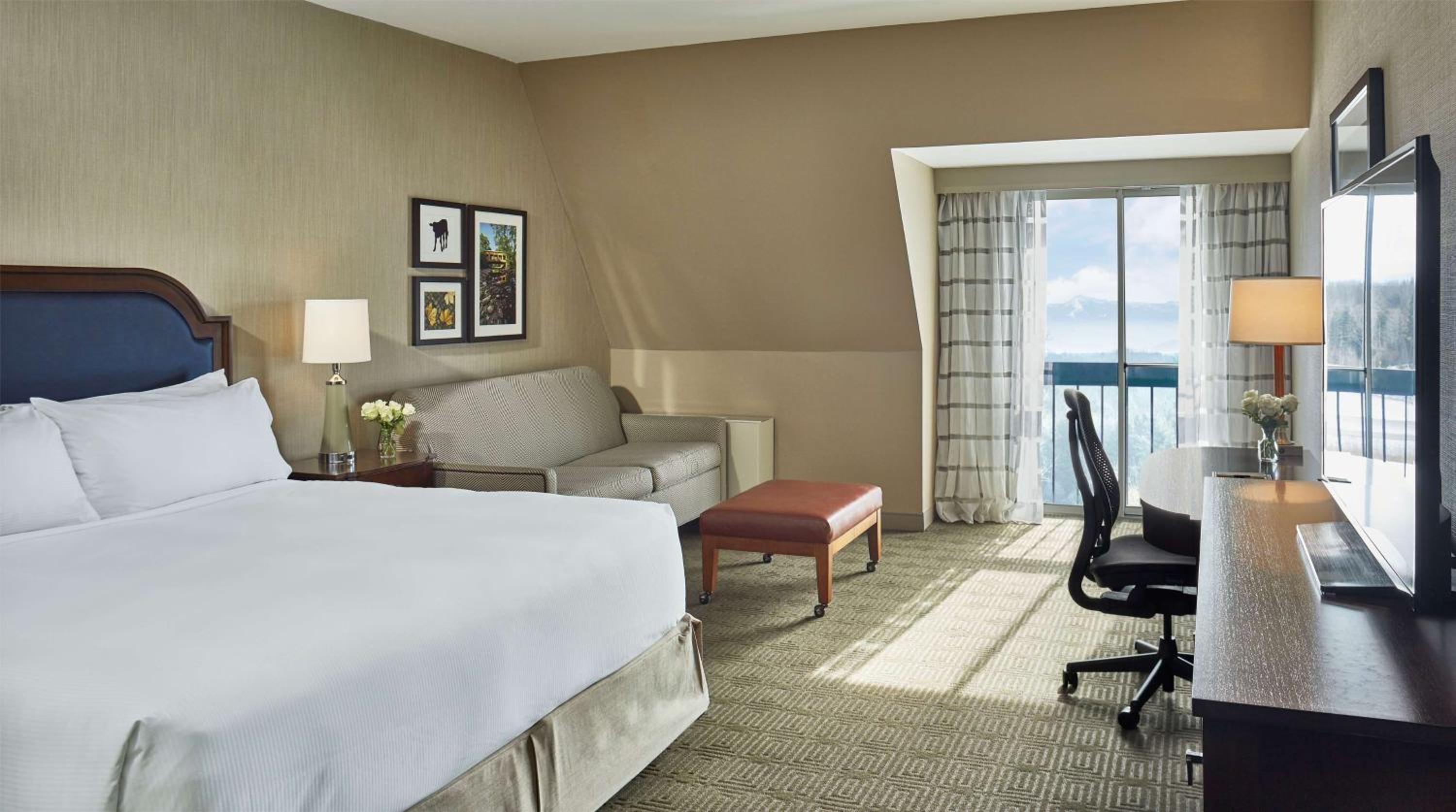 Deluxe King Room - Photo 3