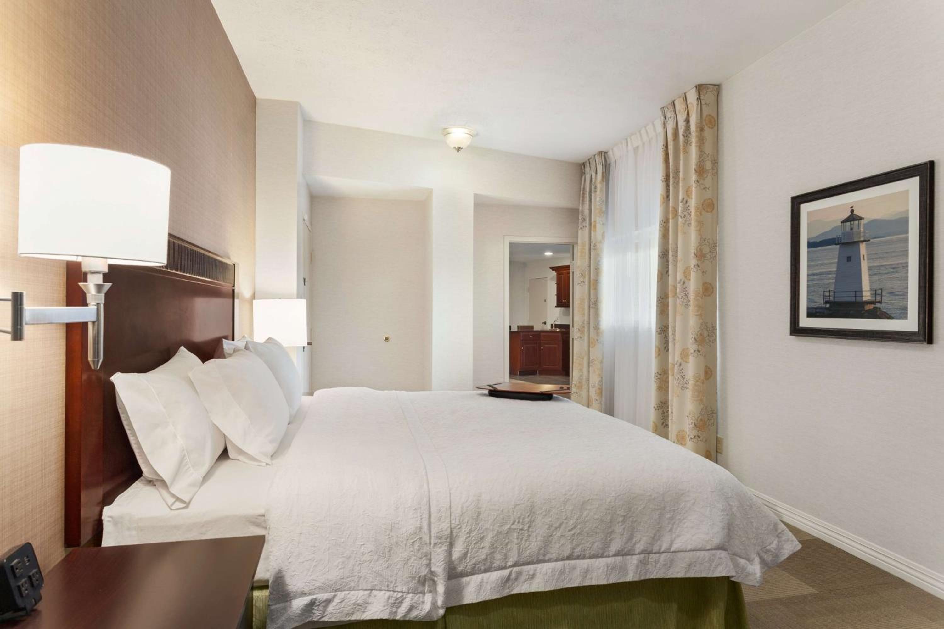One-Bedroom King Suite with Kitchen - Non-Smoking  - Photo 5