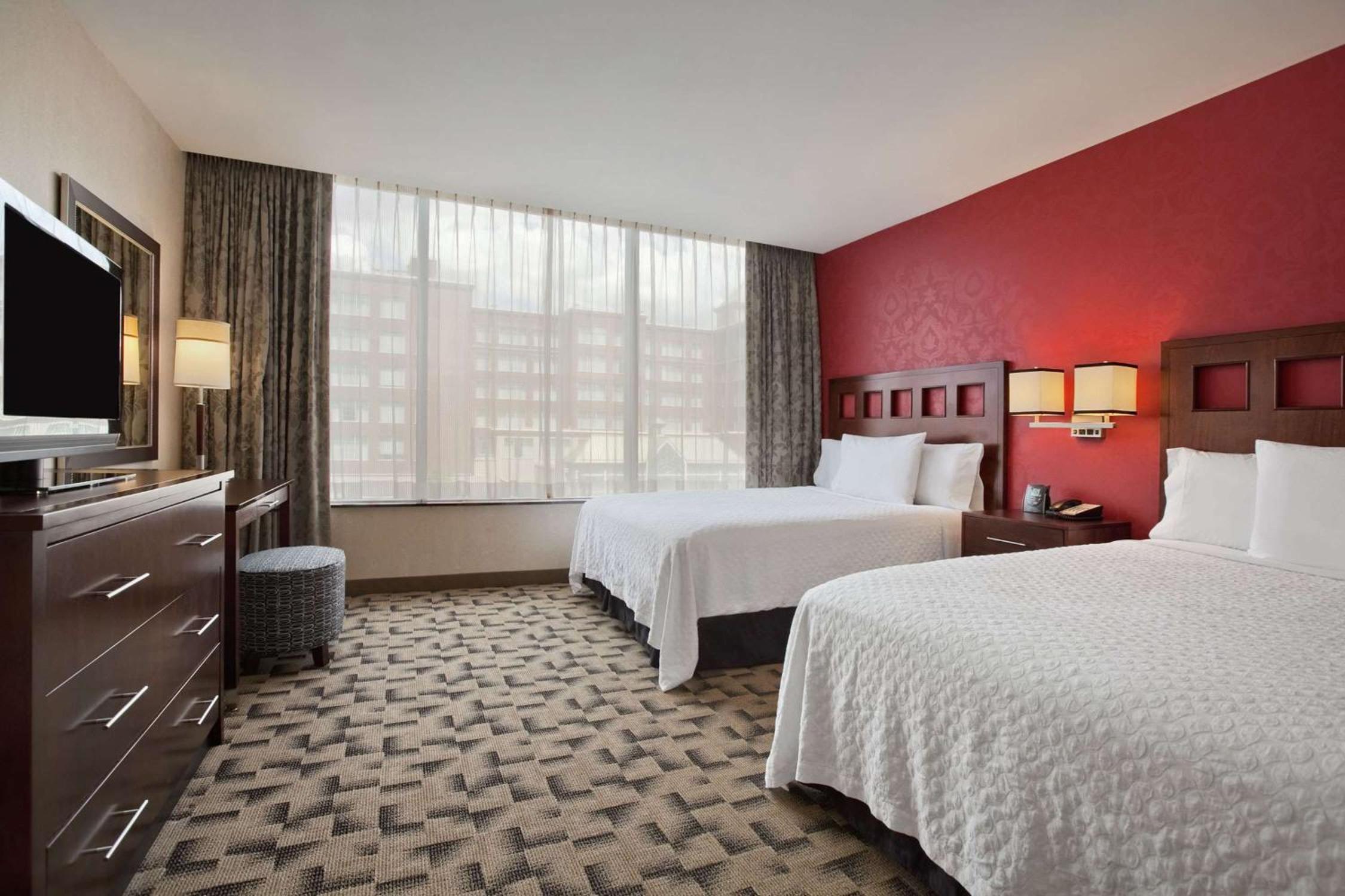 One-Bedroom Suite with Two Queen Beds - Hearing Access/Non-Smoking - Photo 1