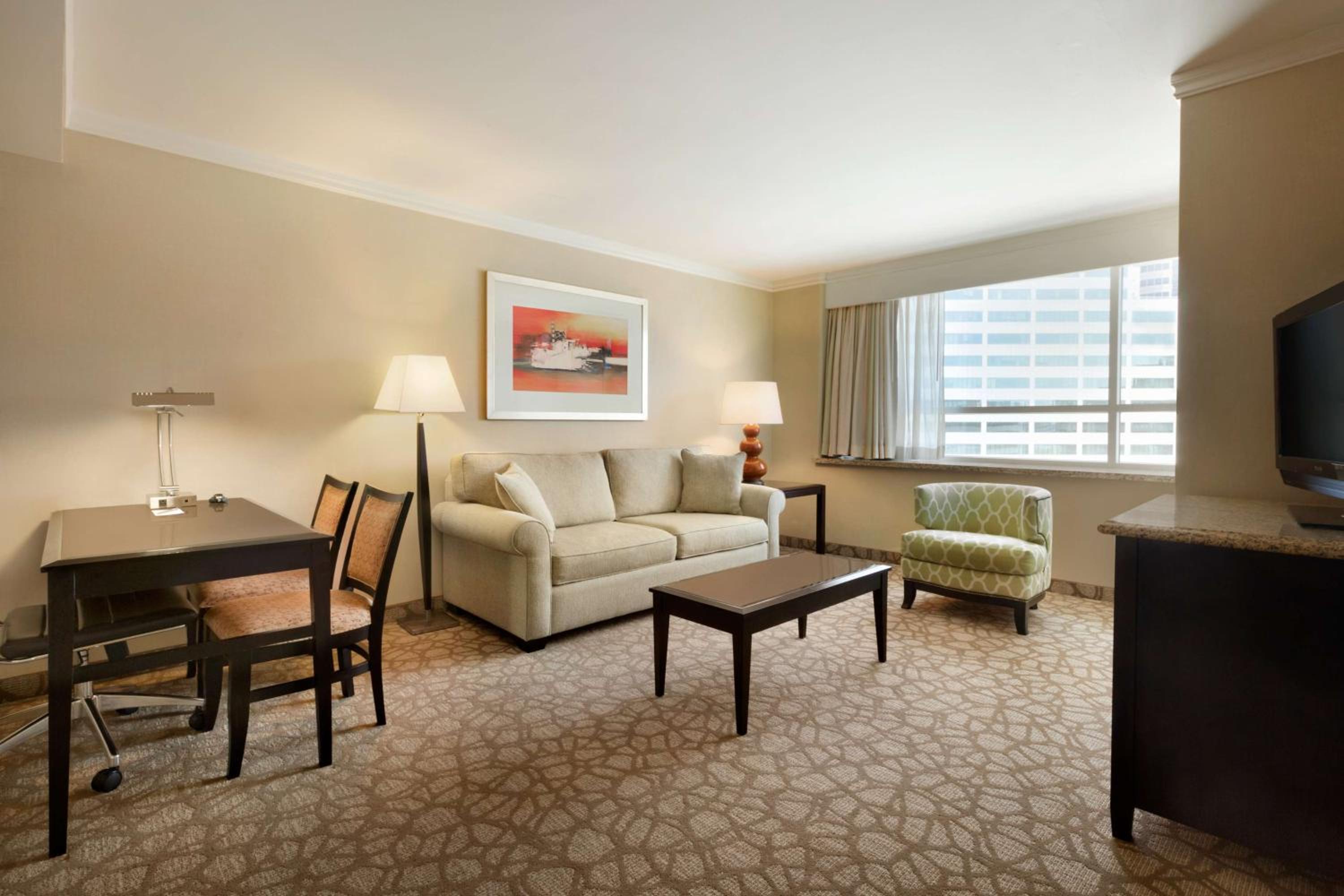 King Room with City View - Photo 3