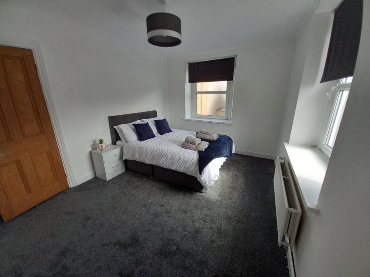 Four-Bedroom House photo 2