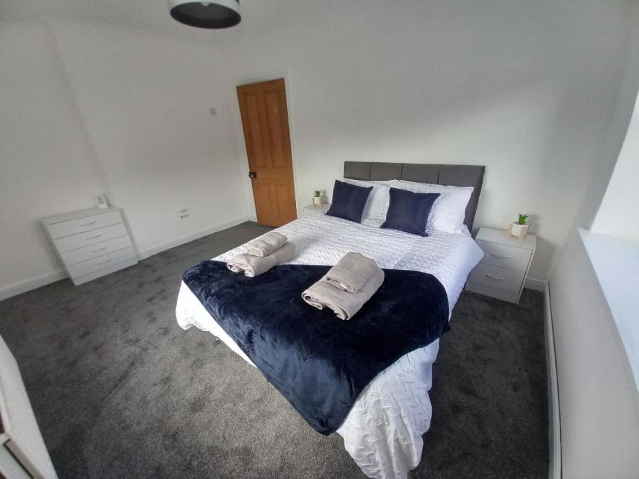 Four-Bedroom House photo 3