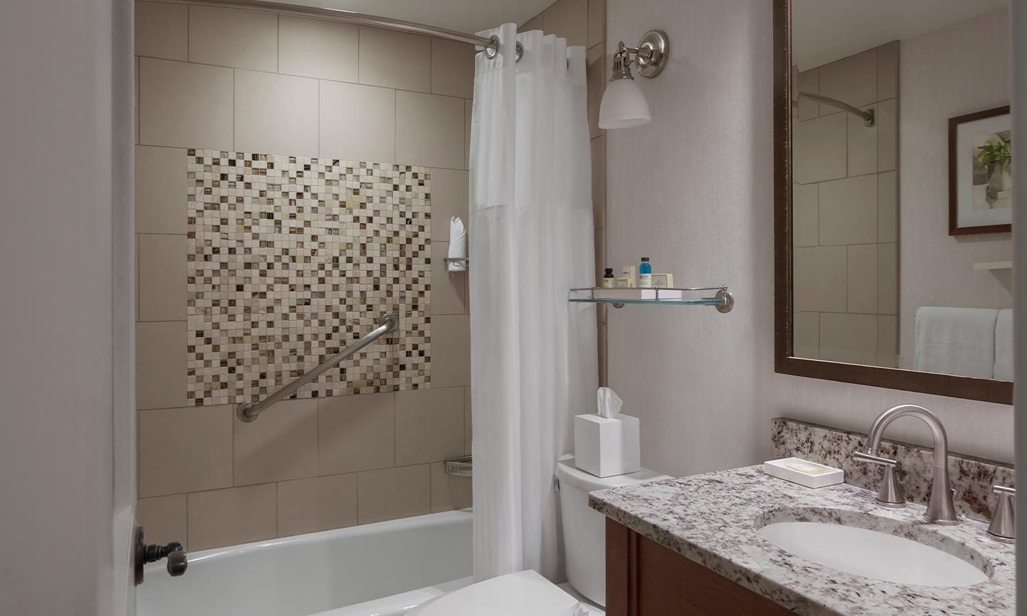 Standard King Room - Photo 5