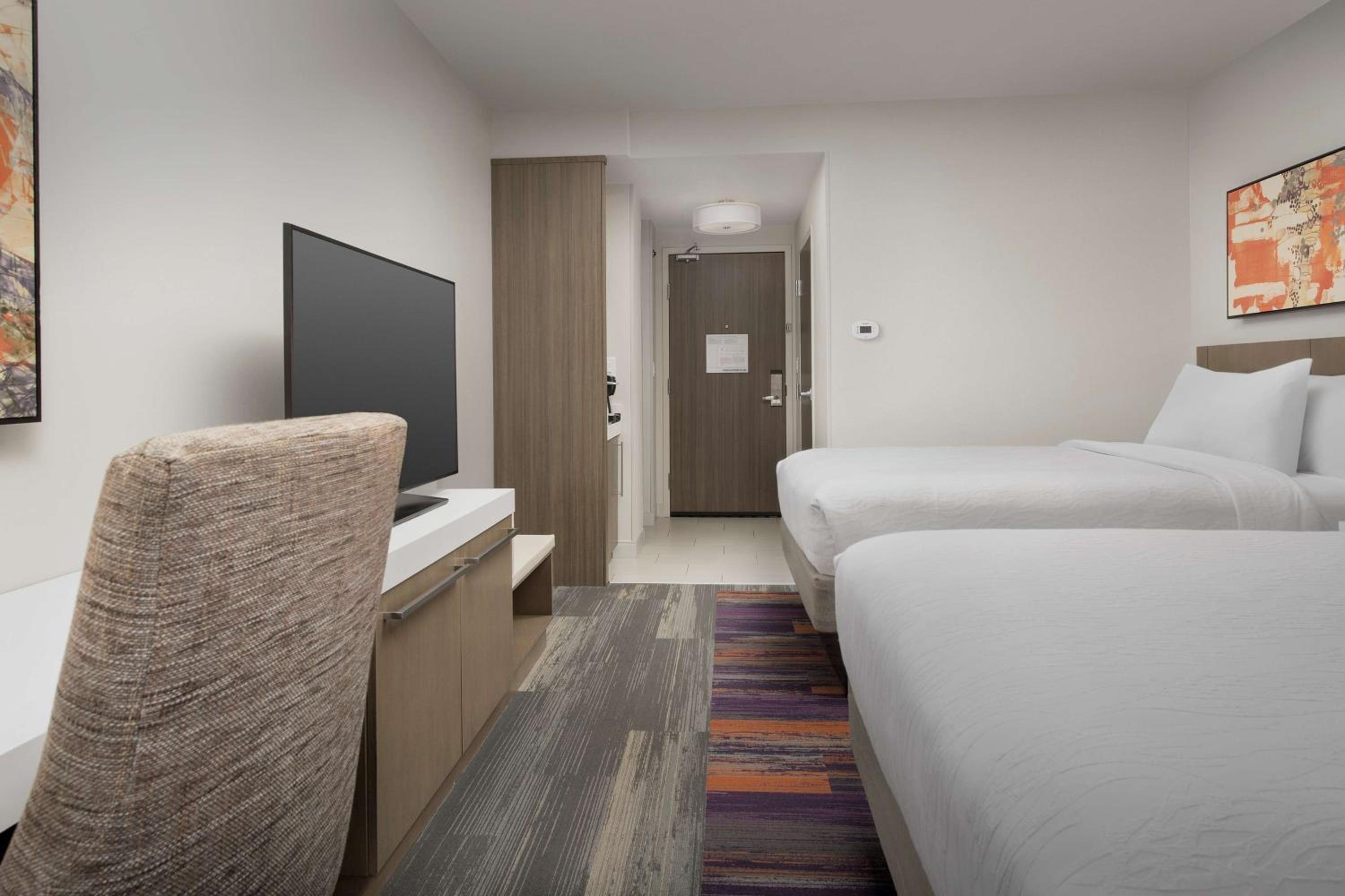 Queen Room with Two Queen Beds - Hearing Access