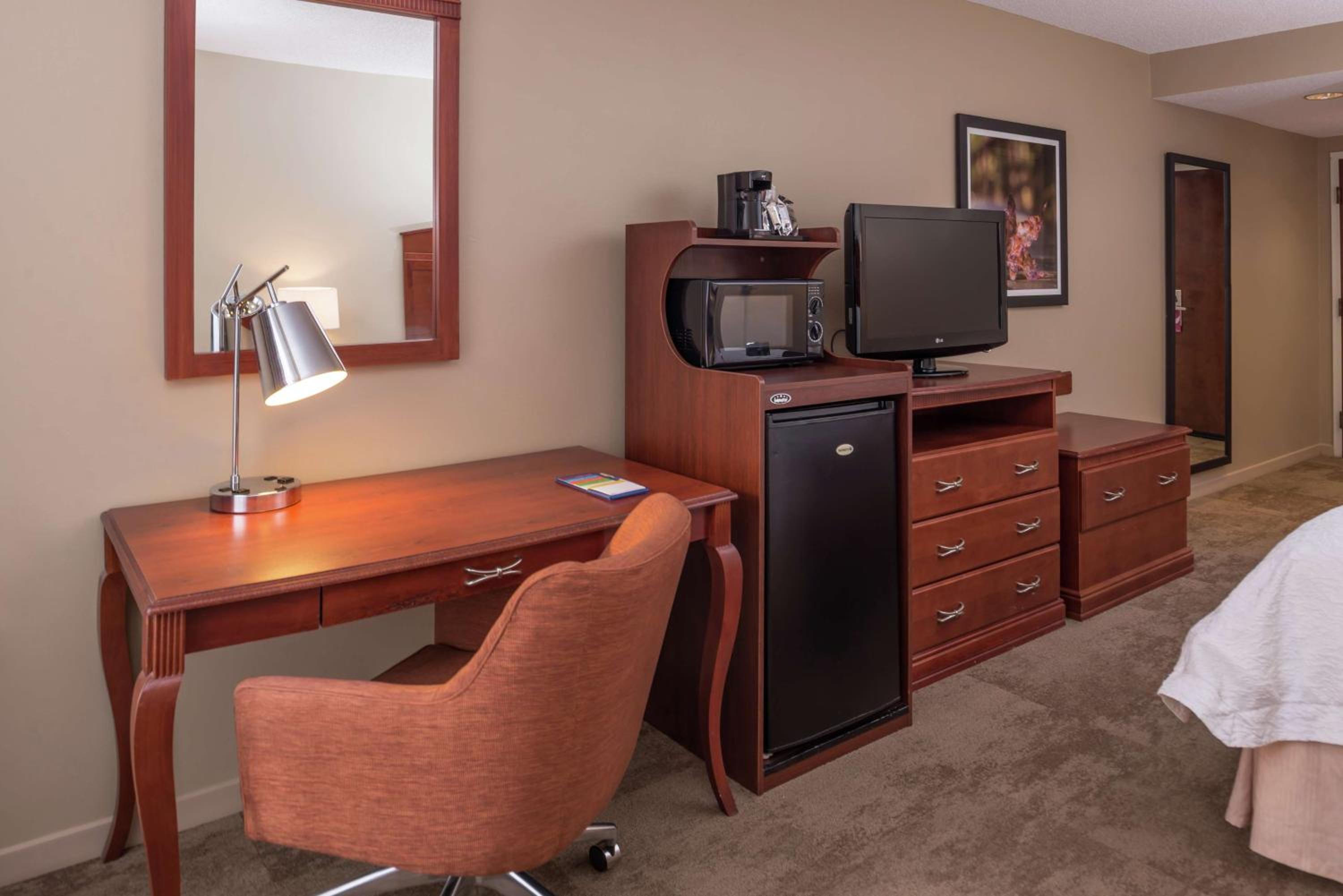 Standard King Room - Non-Smoking  - Photo 1