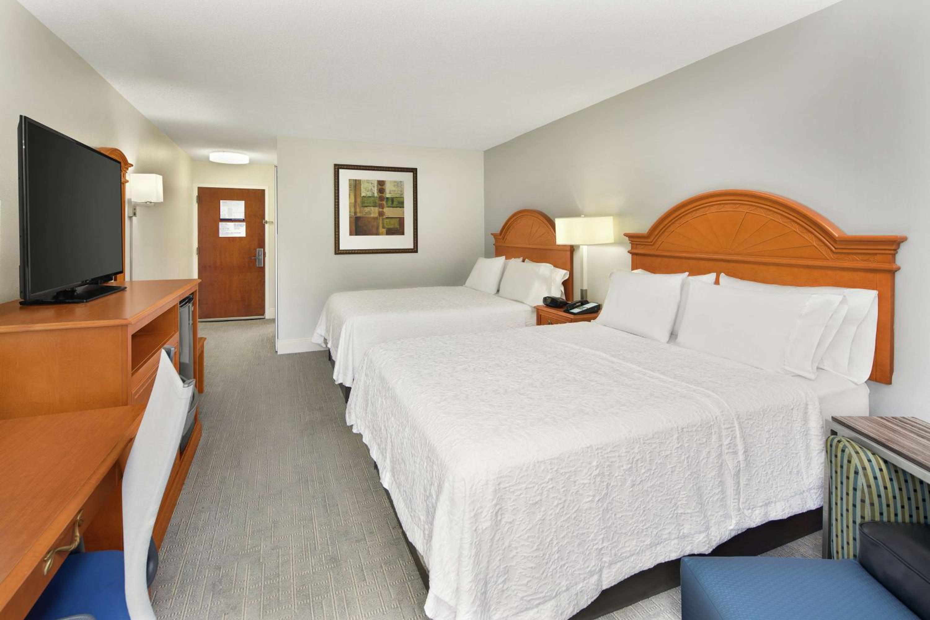 Room with Two Queen Beds - Non-Smoking - Photo 1