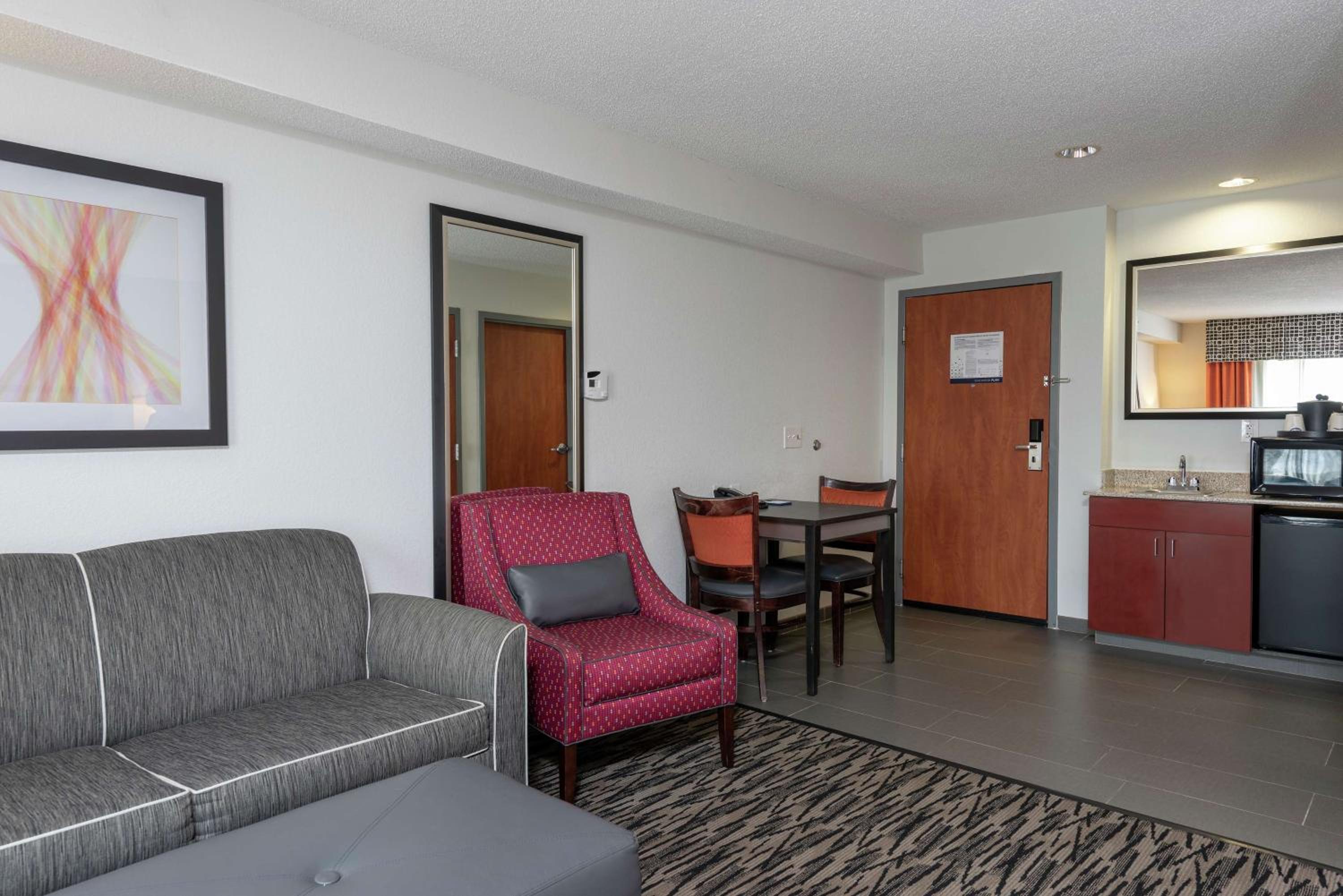 King Room with Sofa Bed and Study - Non-Smoking - Photo 1