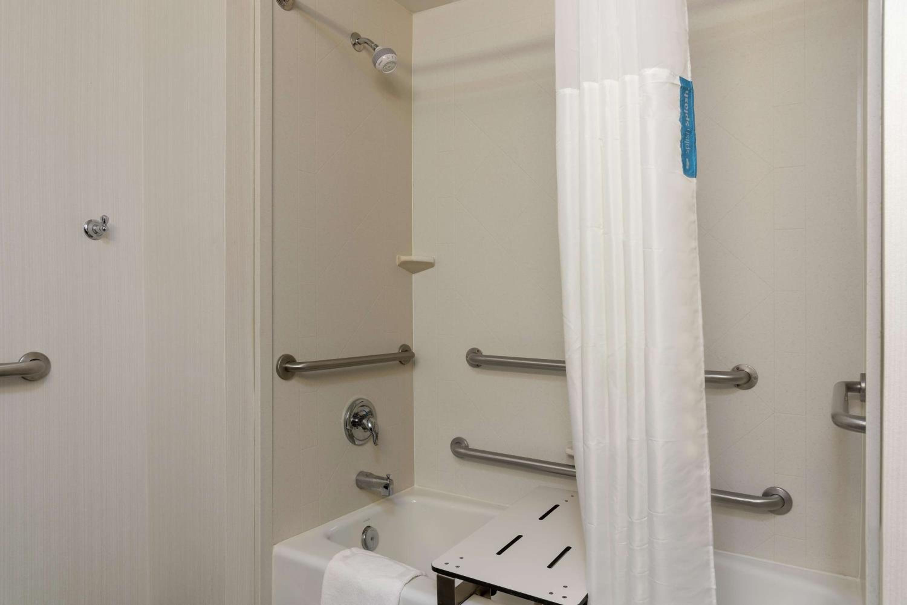 King Room - Mobility Access/Non-Smoking - Photo 5
