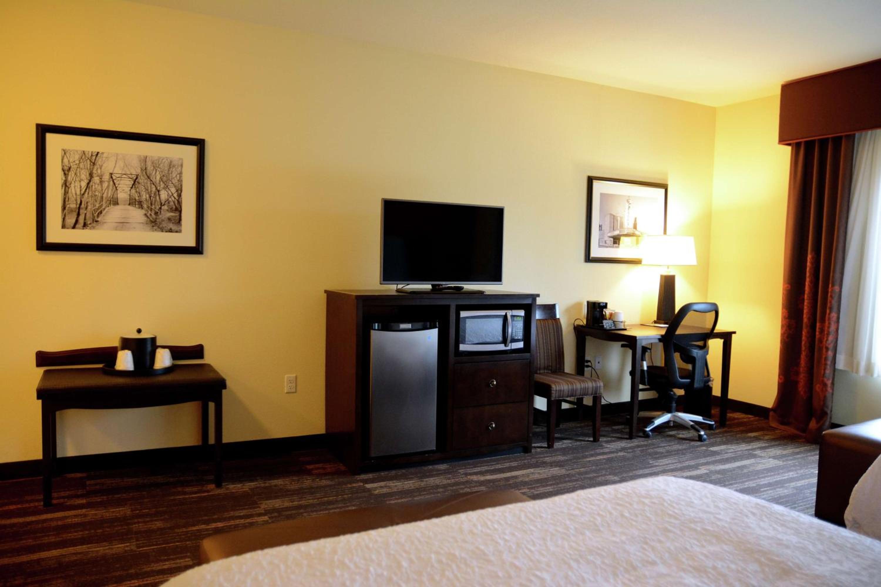 Queen Room with Two Queen Beds - Mobility and Hearing Access/Non-Smoking