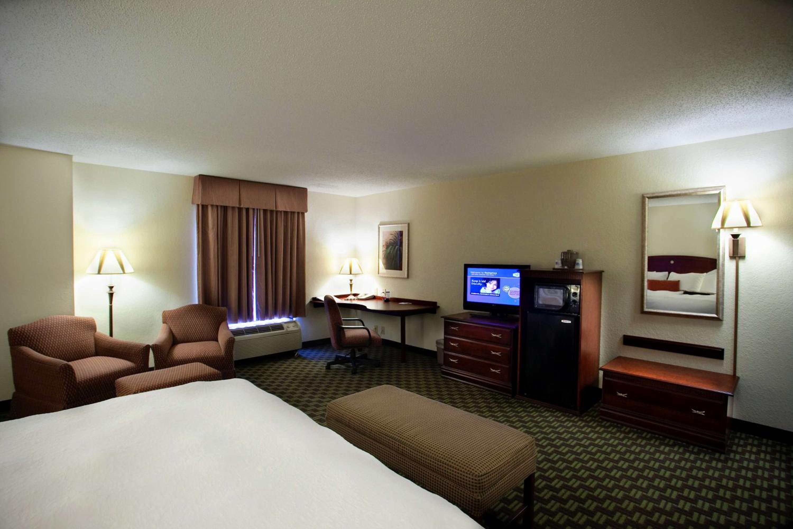 King Room with Spa Bath - Photo 3