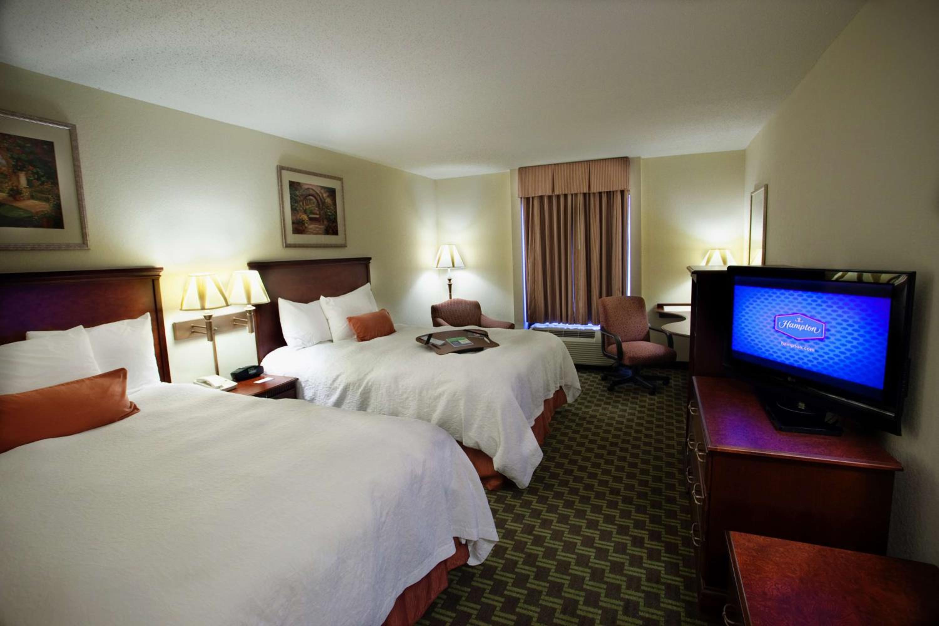 Room with Two Queen Beds - Non-Smoking - Photo 1