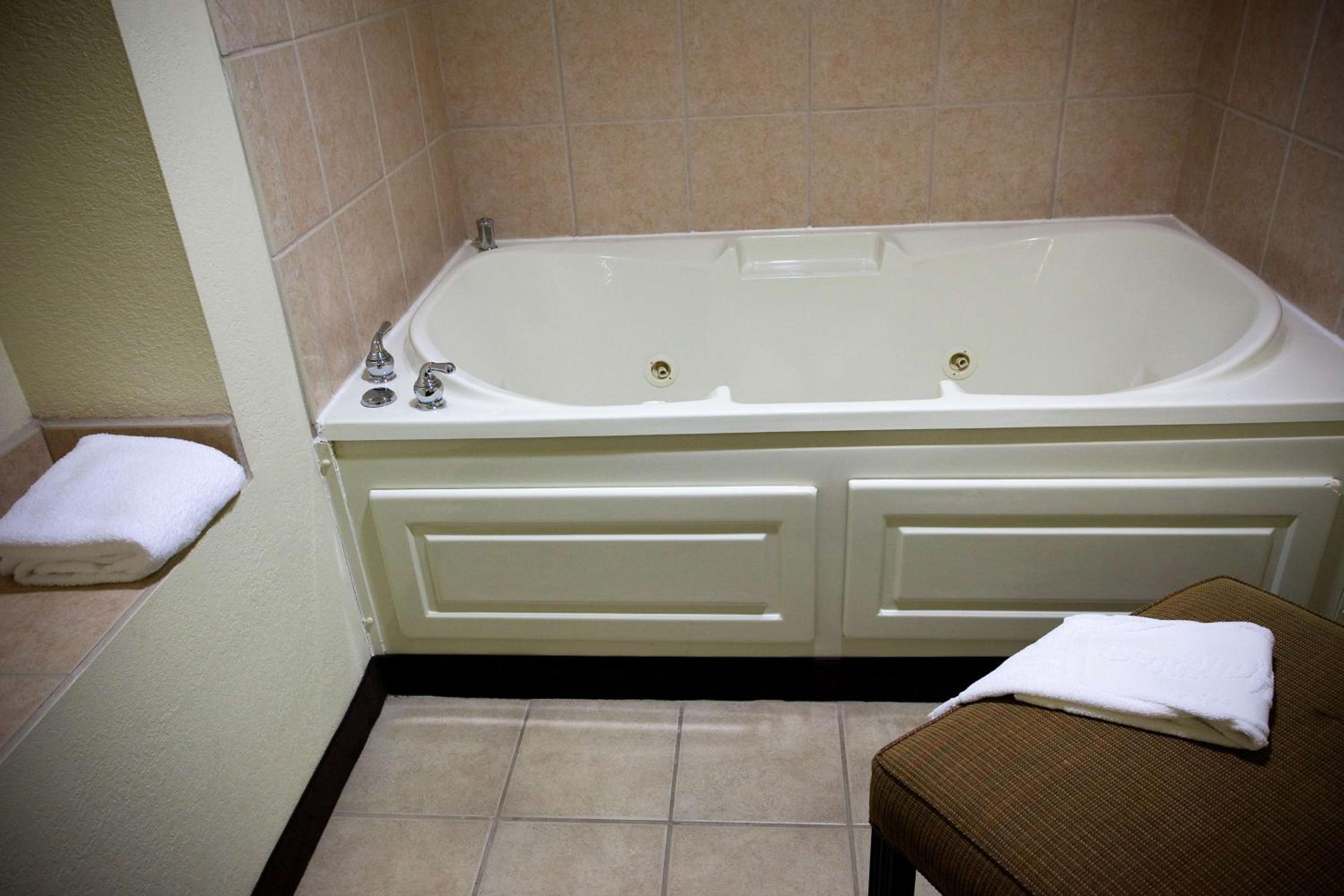 King Room with Spa Bath - Photo 5
